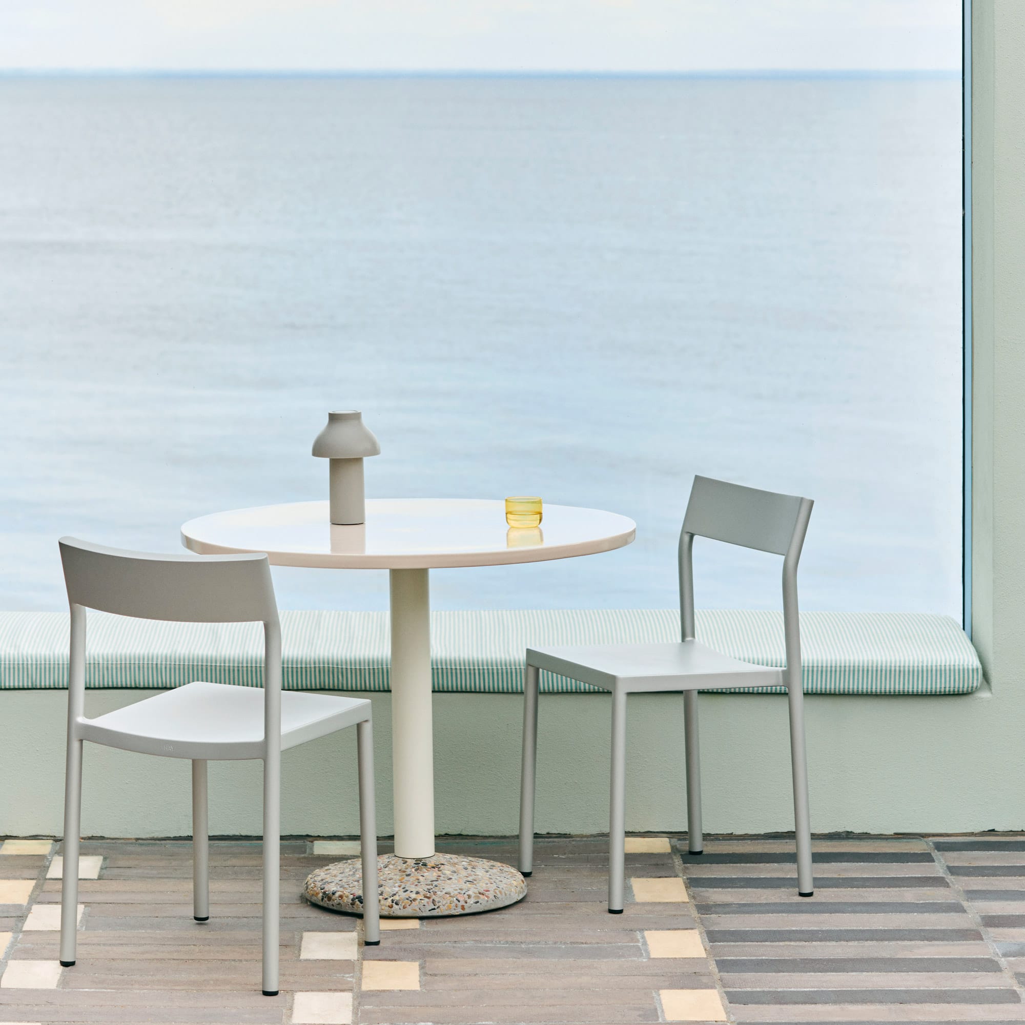 Ceramic Table Tisch