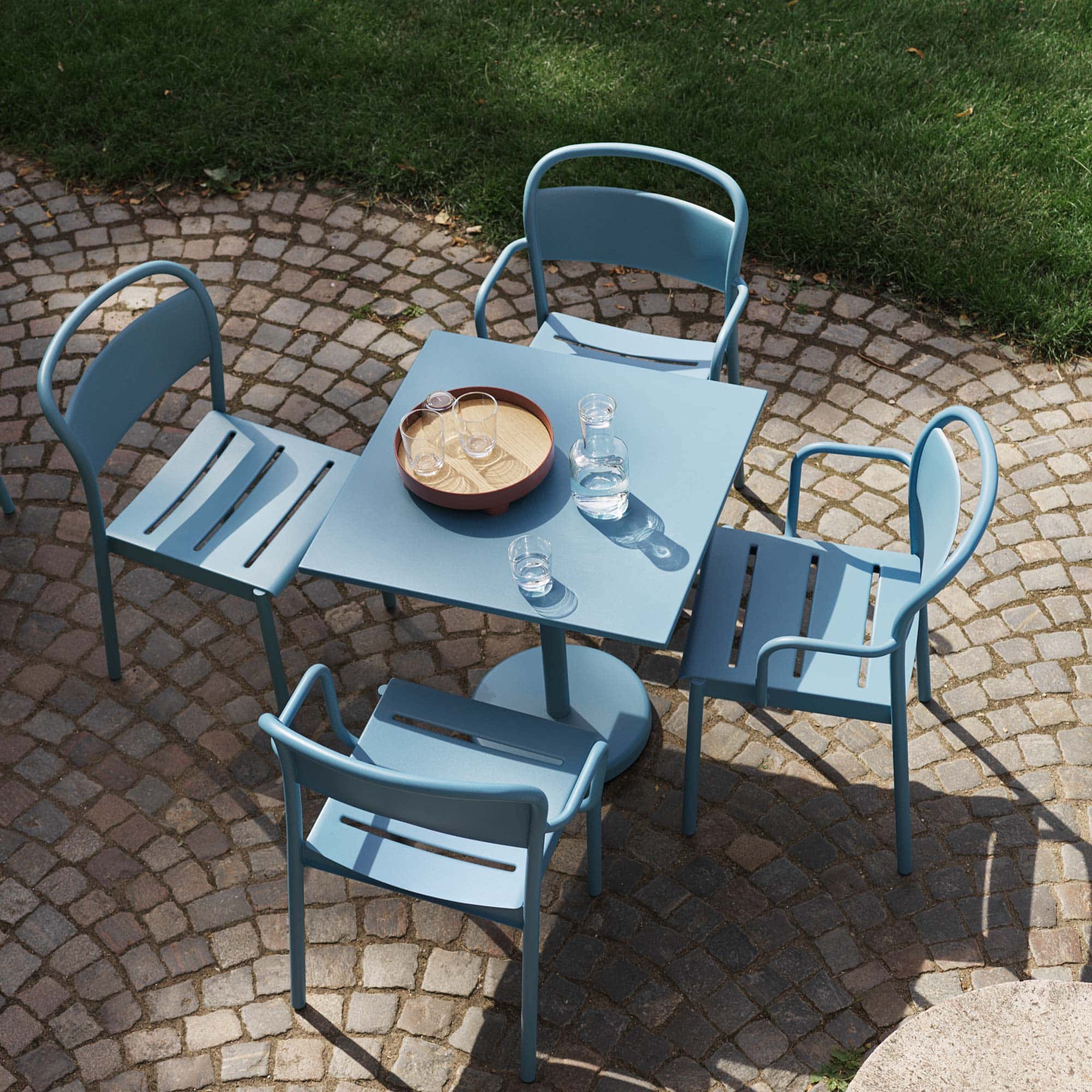 Linear Steel Armlehnstuhl