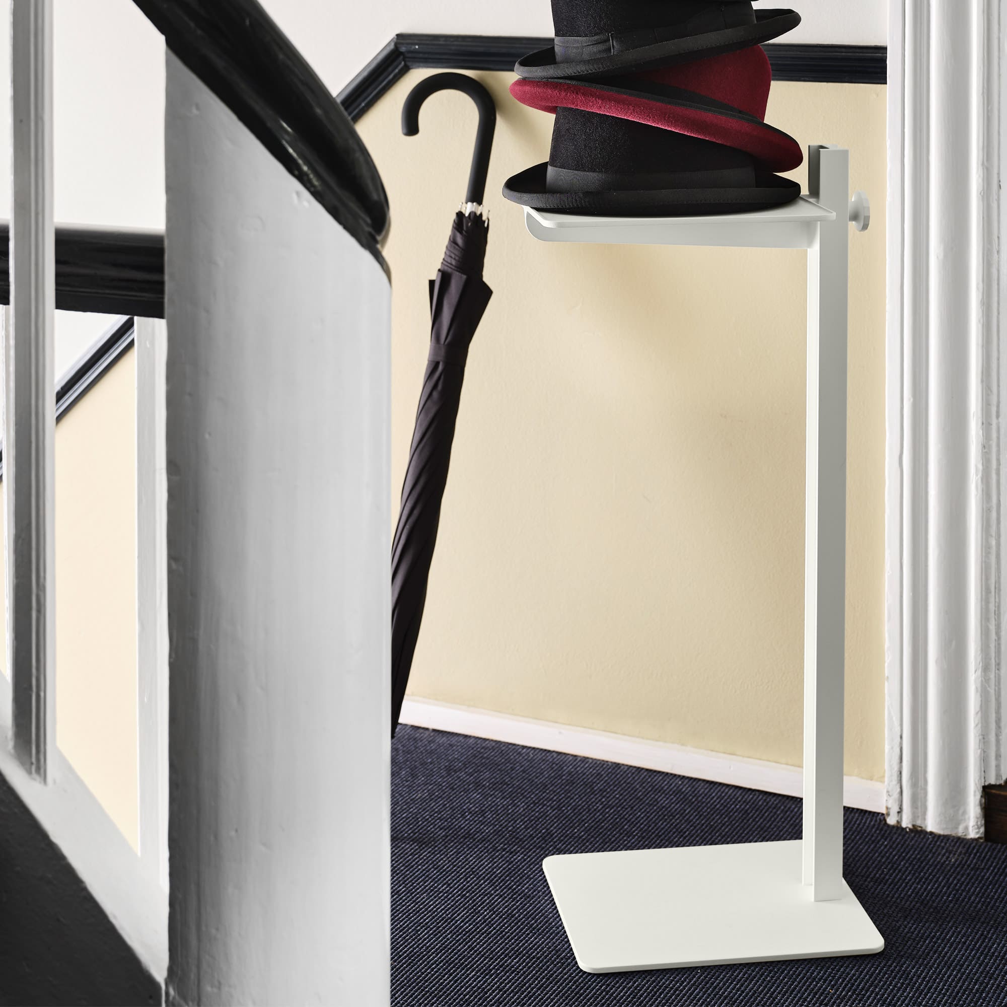 Museum Sidetable Beistelltisch