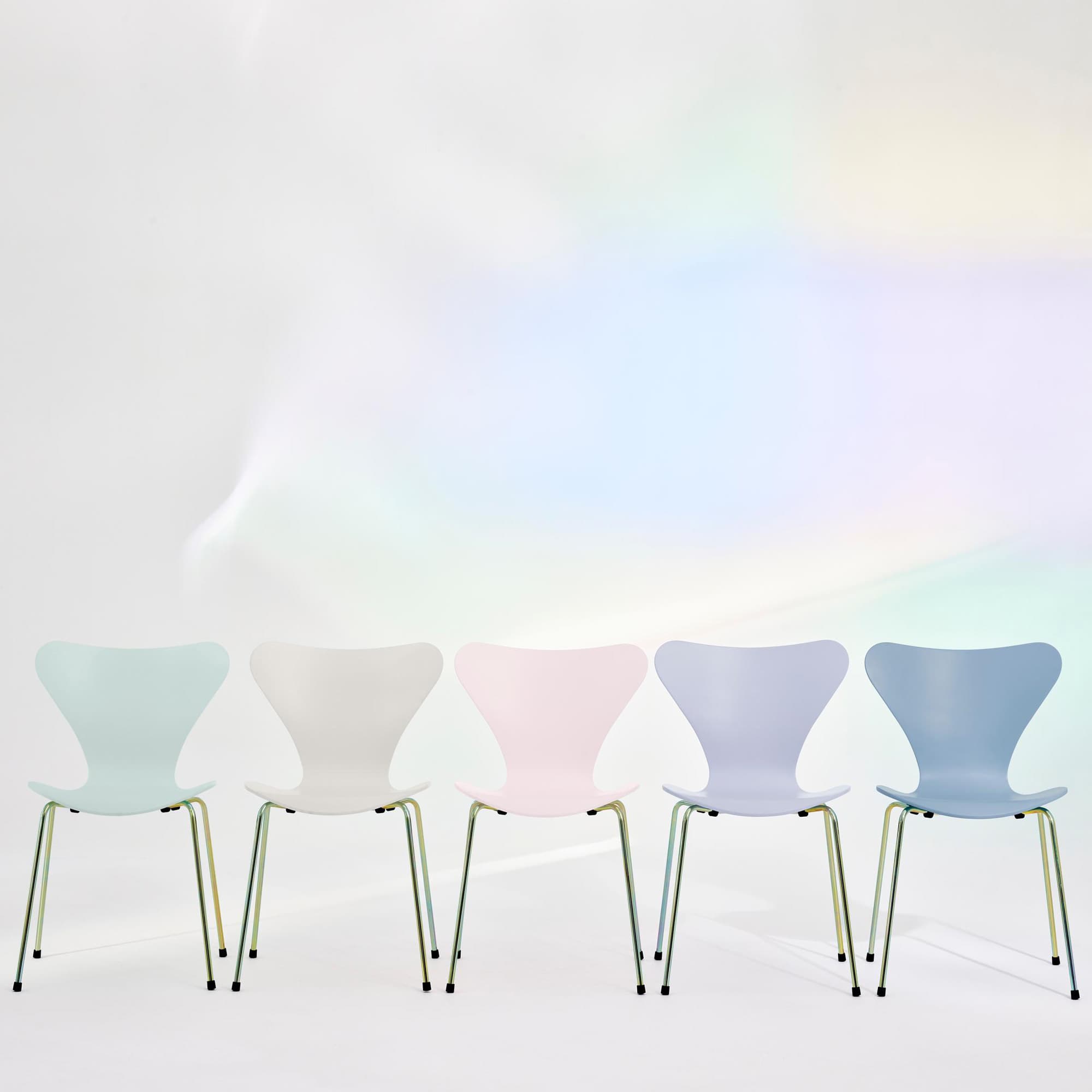 3107 Serie 7 Colour Edition 7:14 AM Stuhl