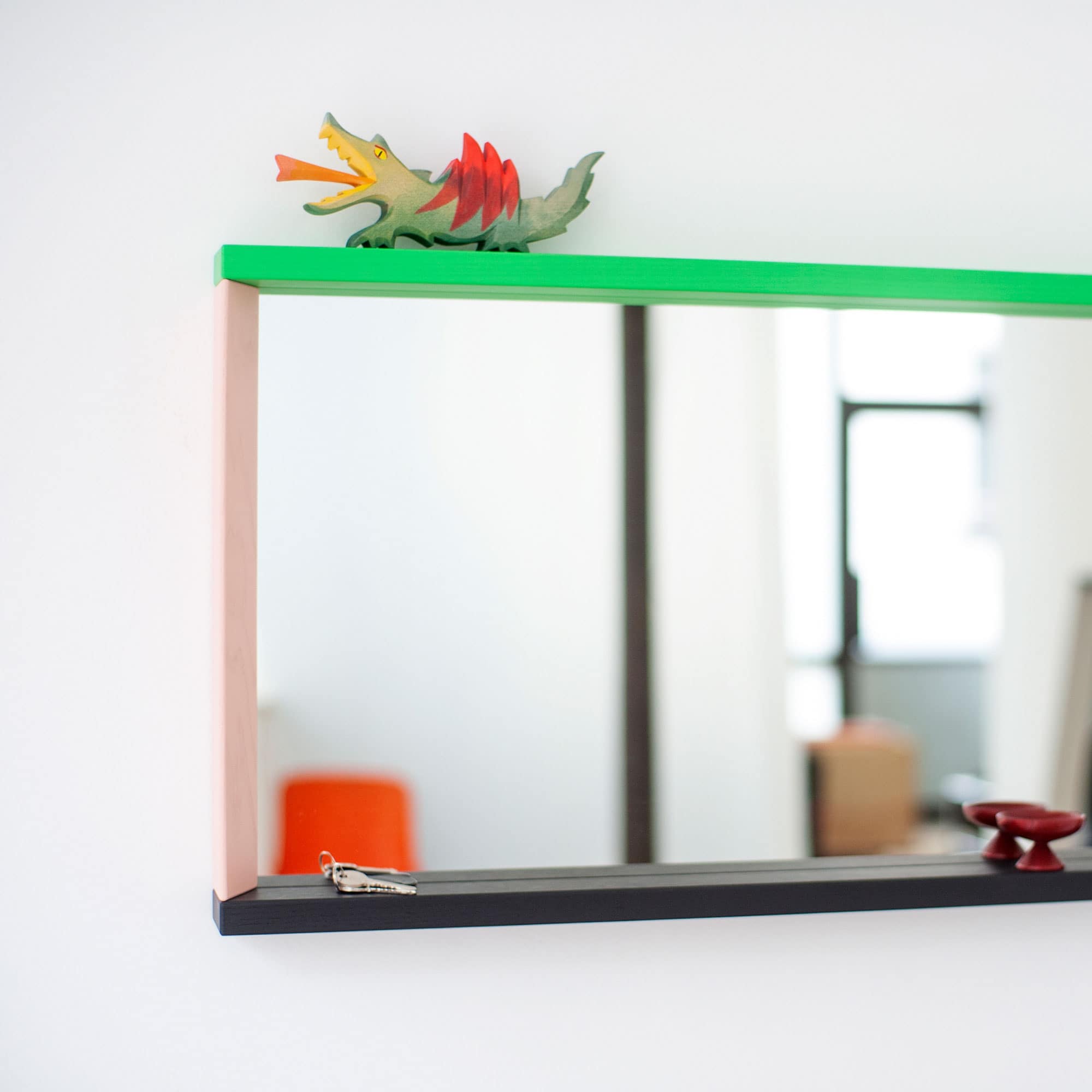 Colour Frame Mirror mittel Spiegel