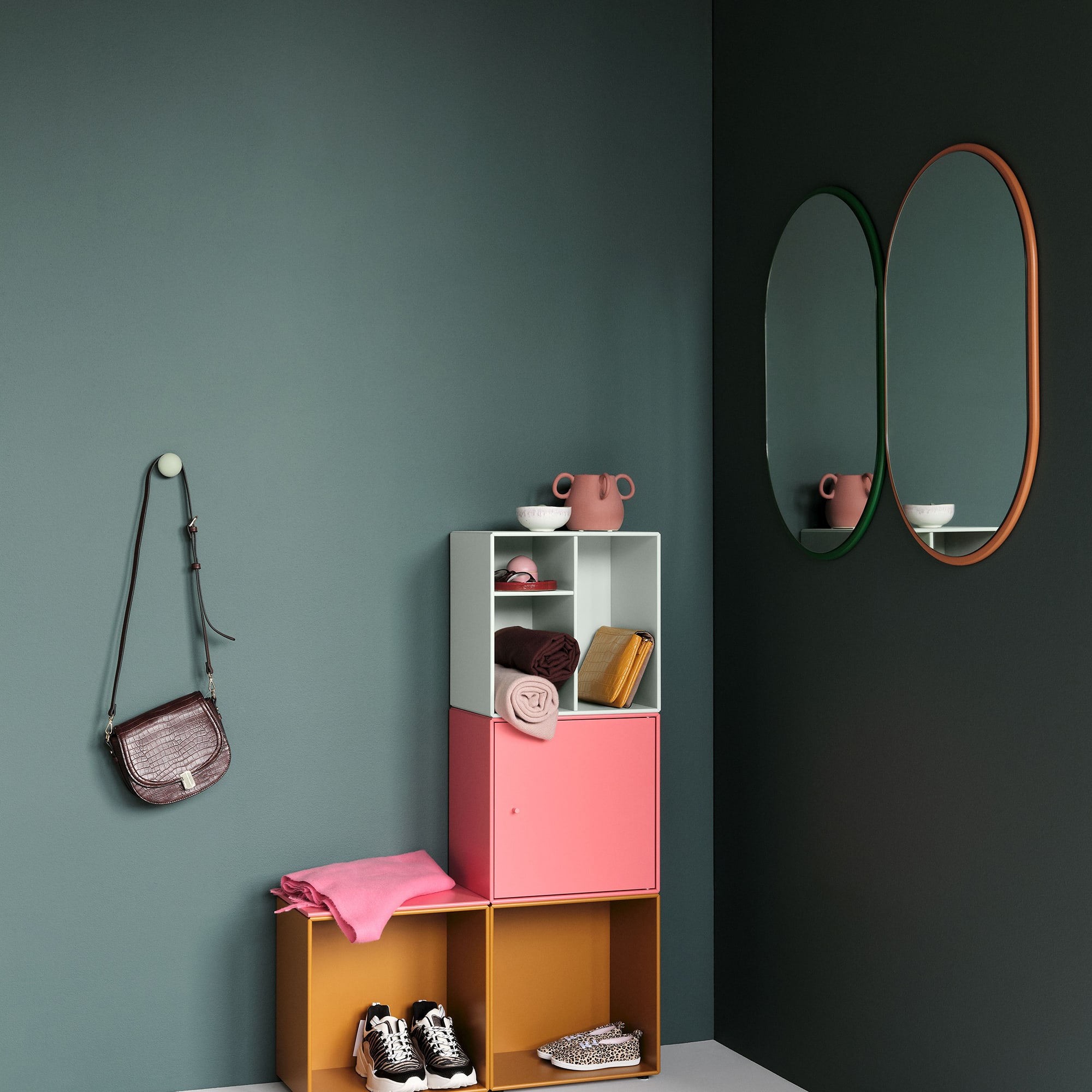 Mini 1302 Wandregal mit Regalfächern