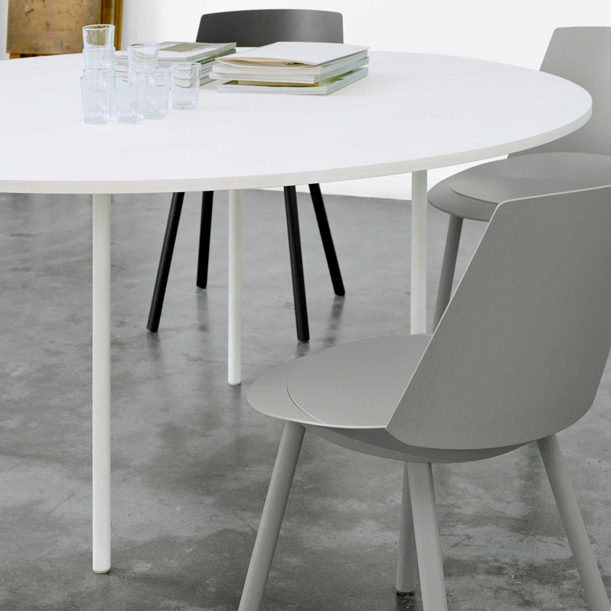 TA14 Anton Tisch rund