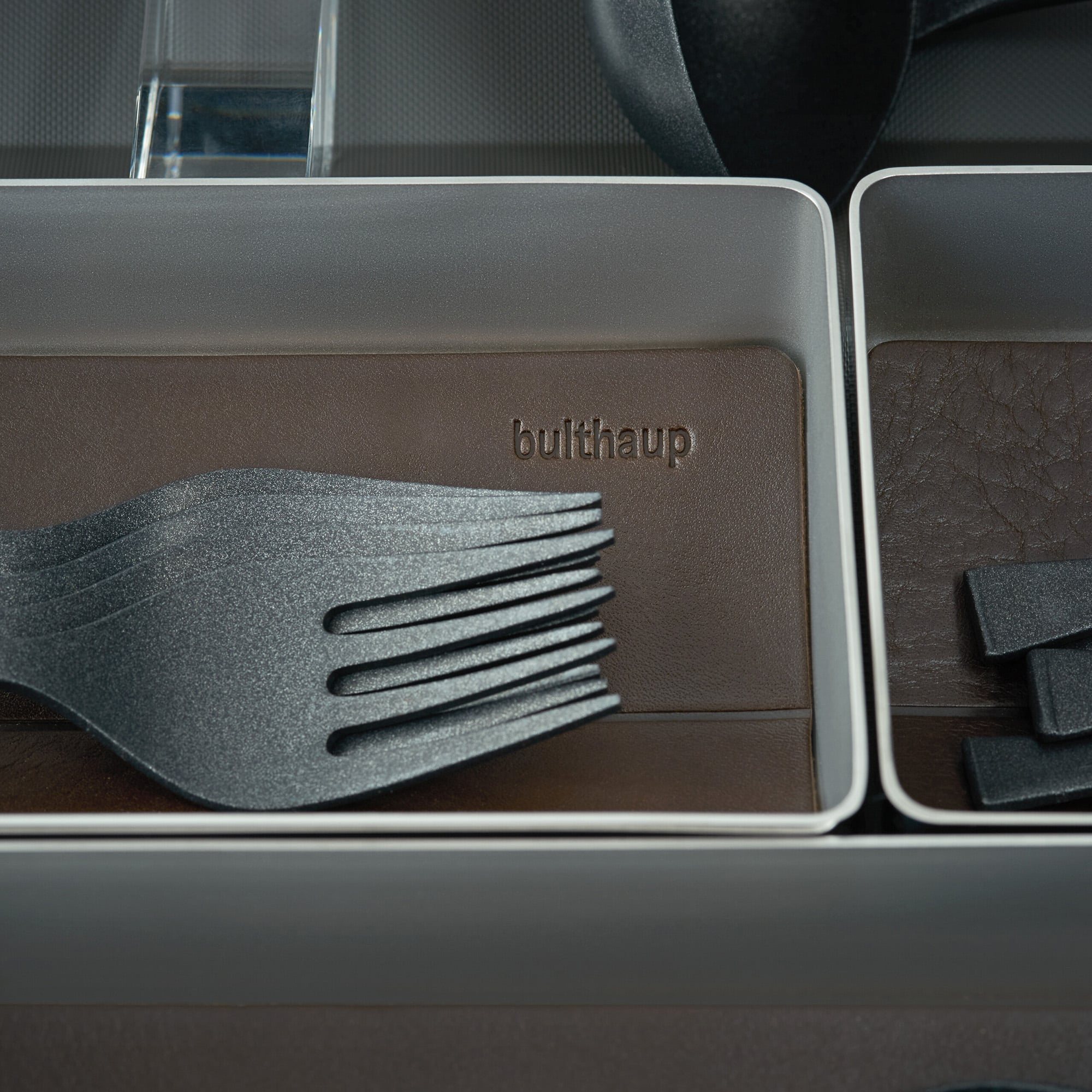 Utensilien-Schale für funktionale Prismen