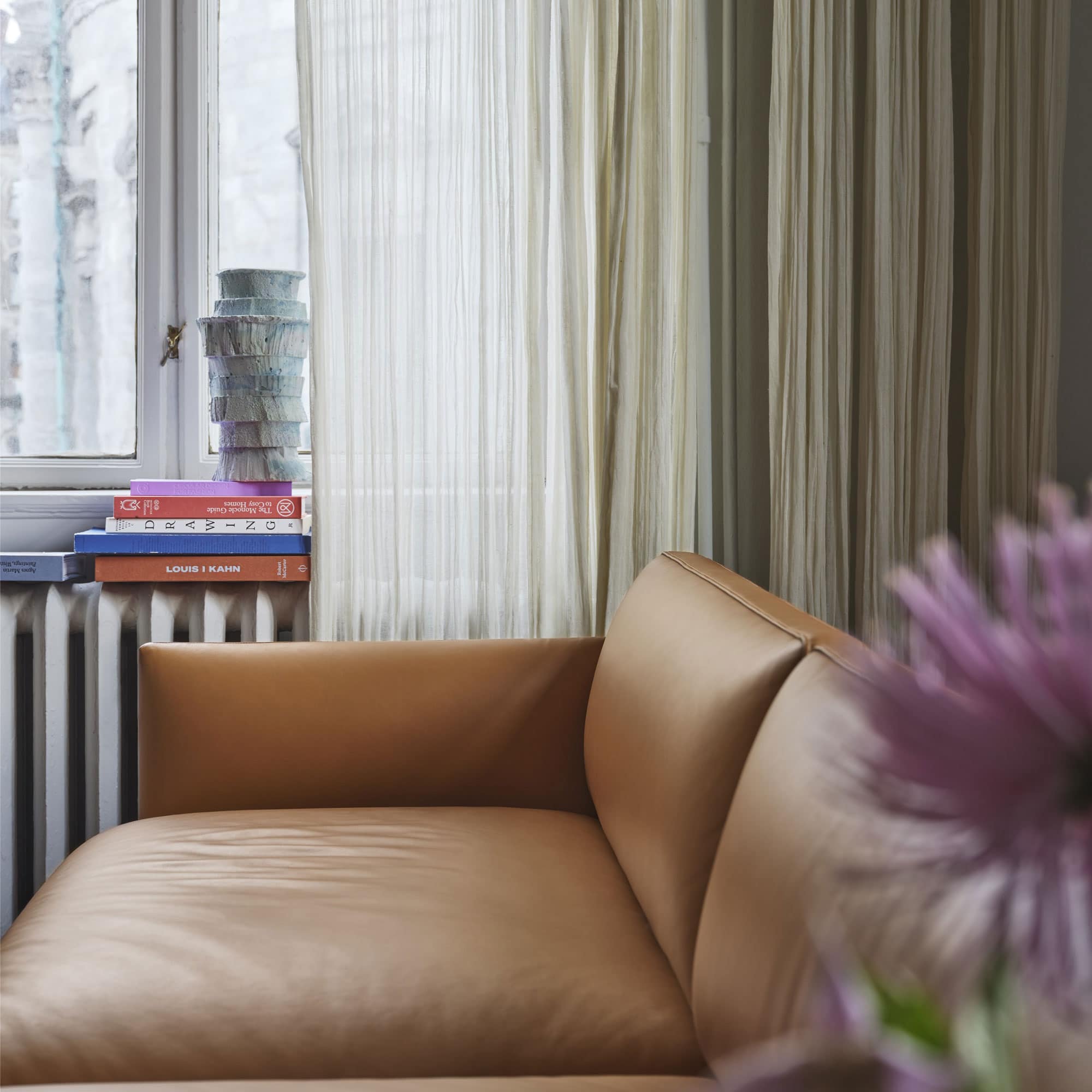 Outline Zweisitzer Sofa