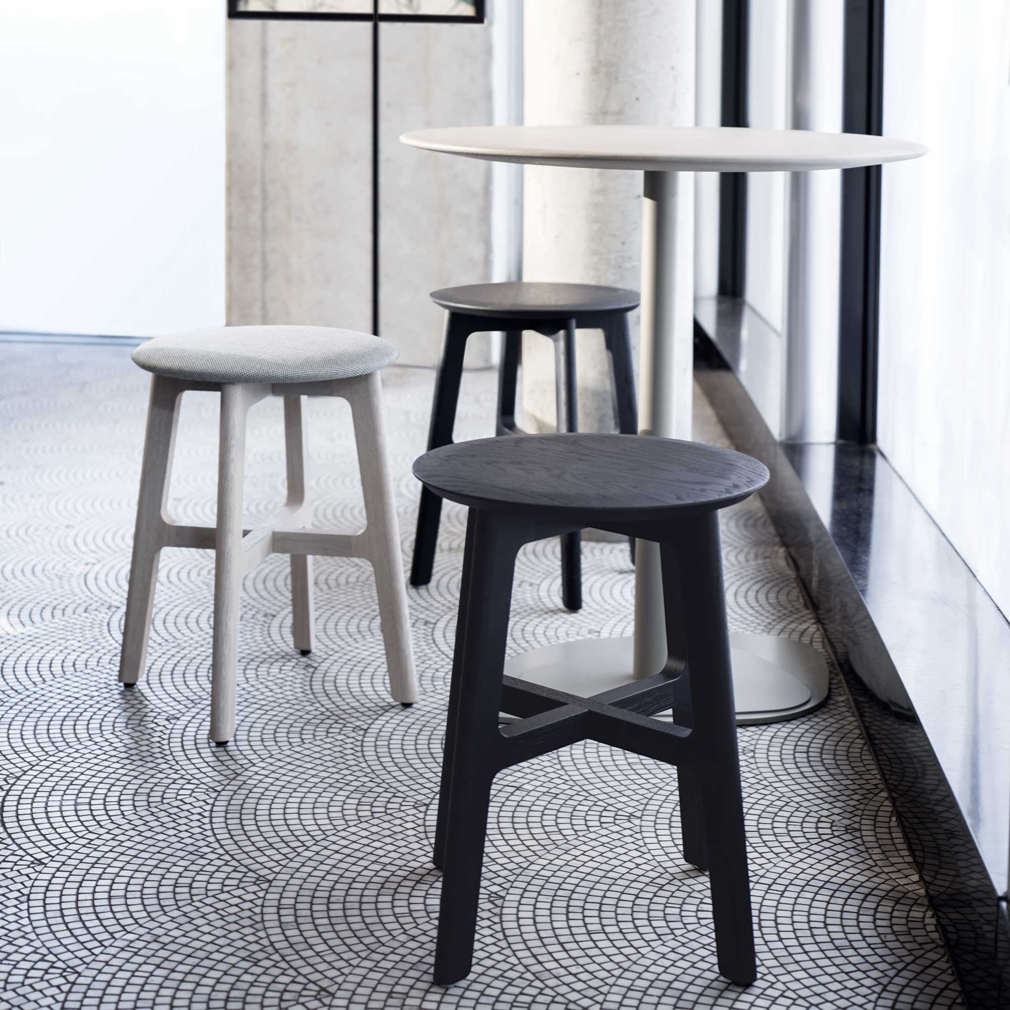 1.3 Stool Hocker
