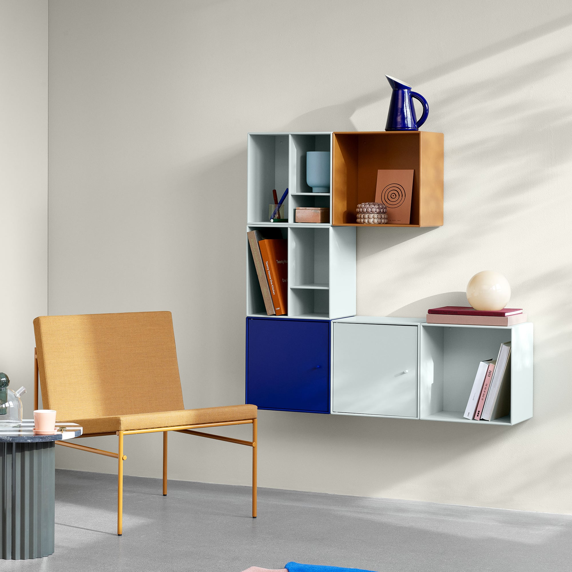 Mini 1002 Wandregal mit Regalfächern