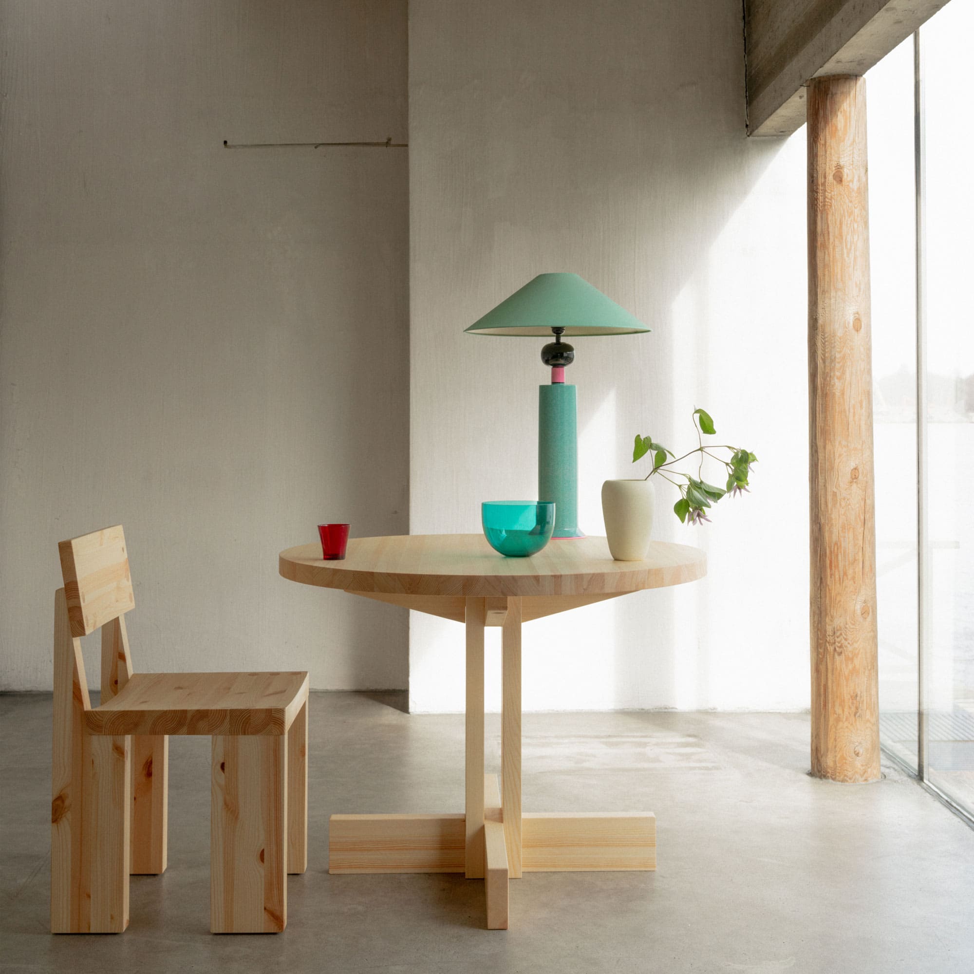 001 Dining Table Round Tisch