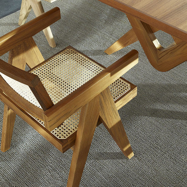 5679_ambientata_tavoli_catalogo_dining-collection-2020_056-capitol-complex-table_depasquale-maffini_legno_teak_naturalevar_sedie-e-poltroncine_051-capitol-complex-office-chair_legno_teak_naturalevar_osaka_13o042-carta-da-zucchero_057-civil-.j