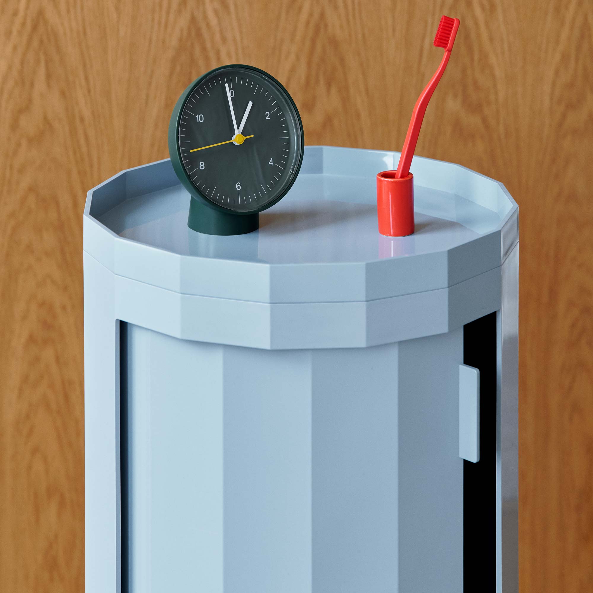 Facet Cabinet Nachttisch niedrig