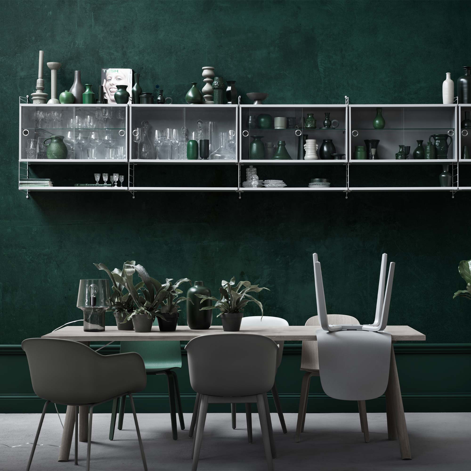 Vitrinenschrank groß