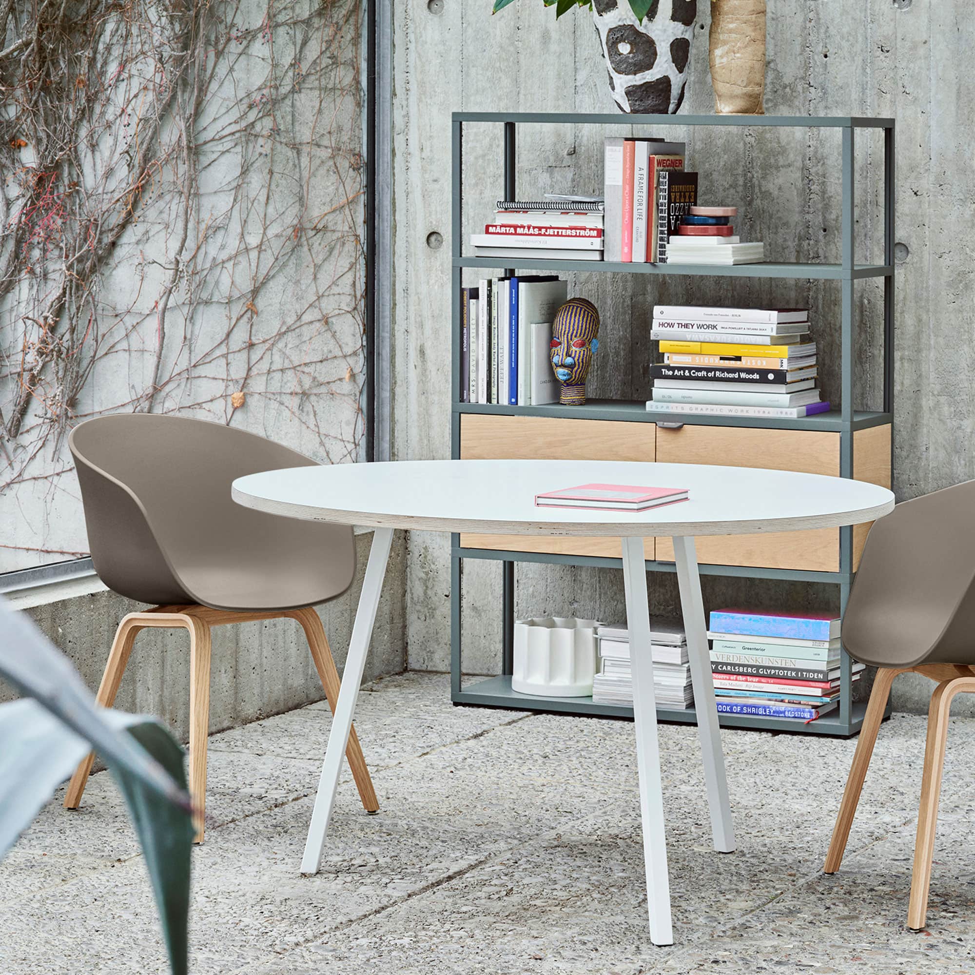 About a Chair AAC 22
