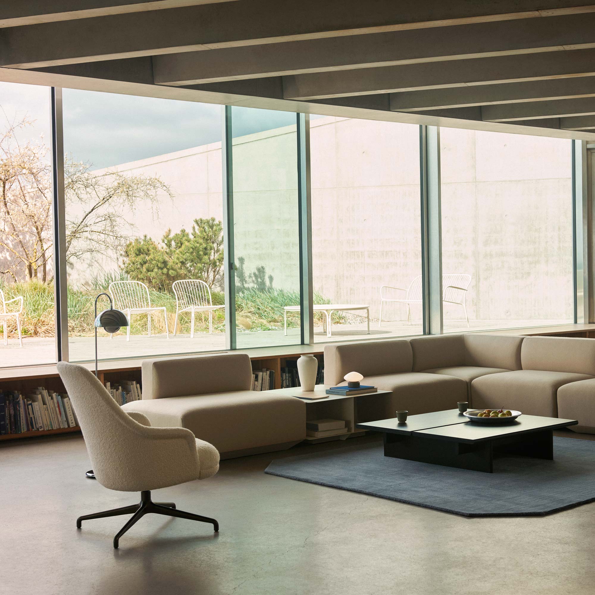 Rely HW139 Lounge Chair