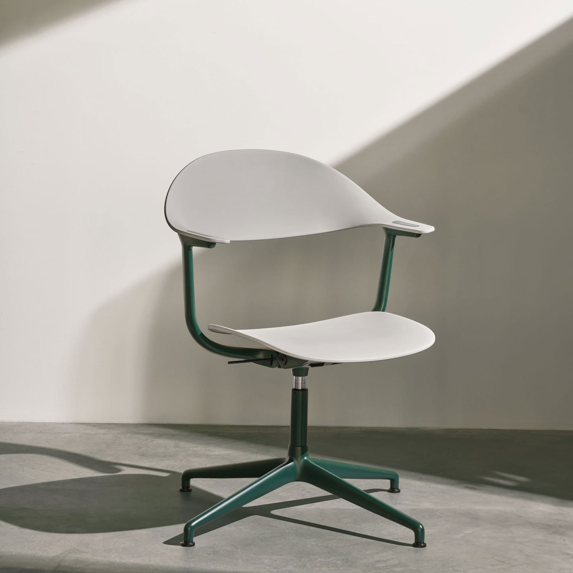 Mynt Kunststoff Bürostuhl Viersternuntergestell