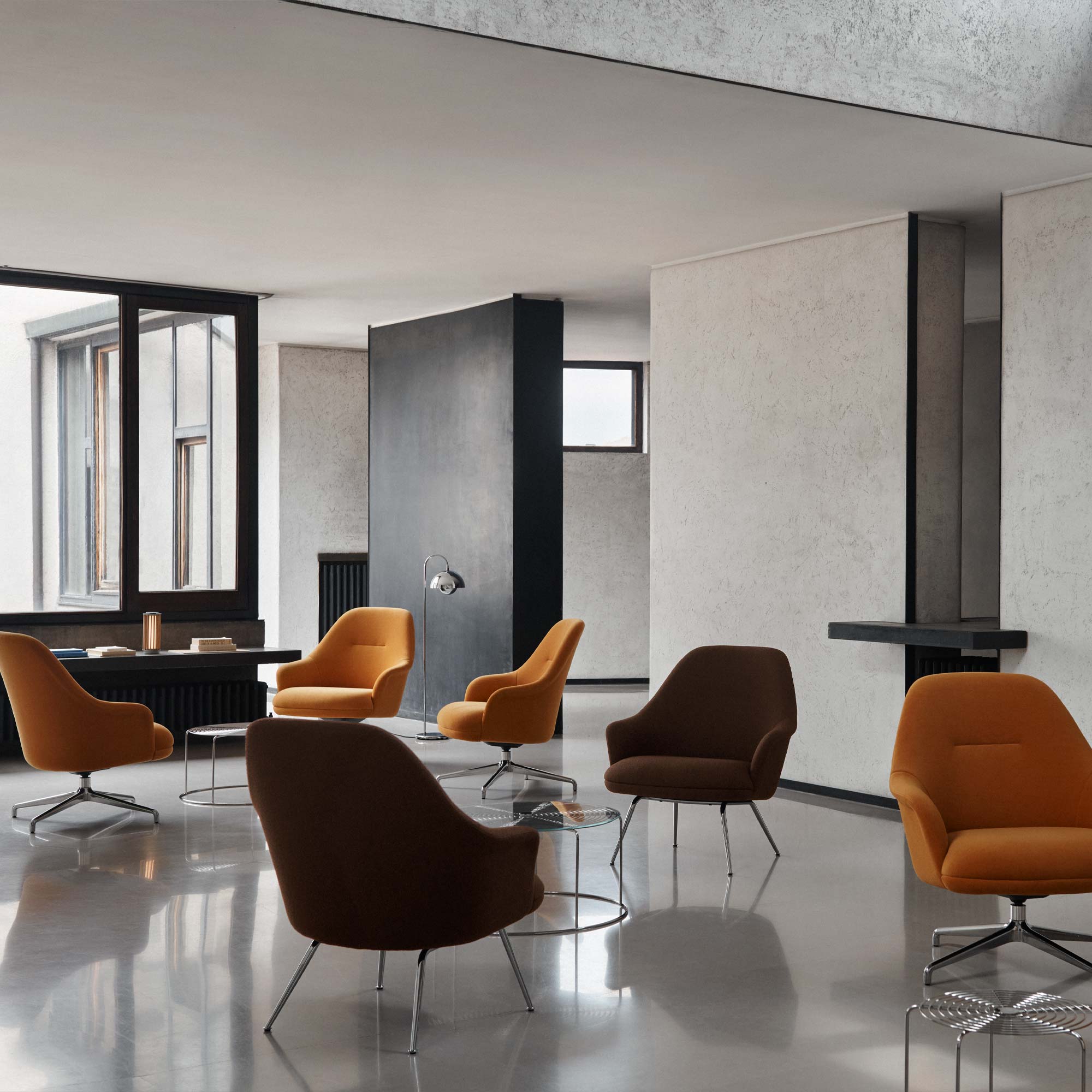 Rely HW140 Lounge Chair