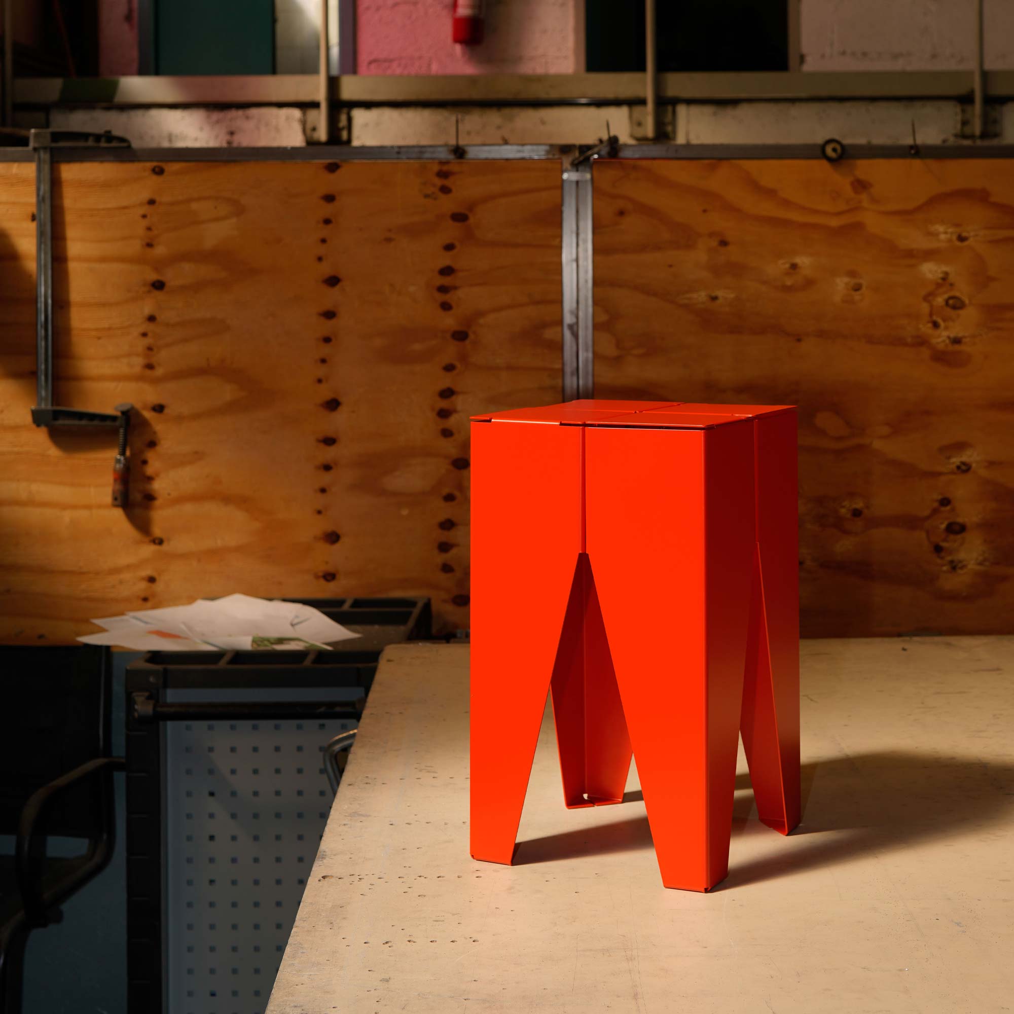 BACKENZAHN™ STEEL Beistelltisch