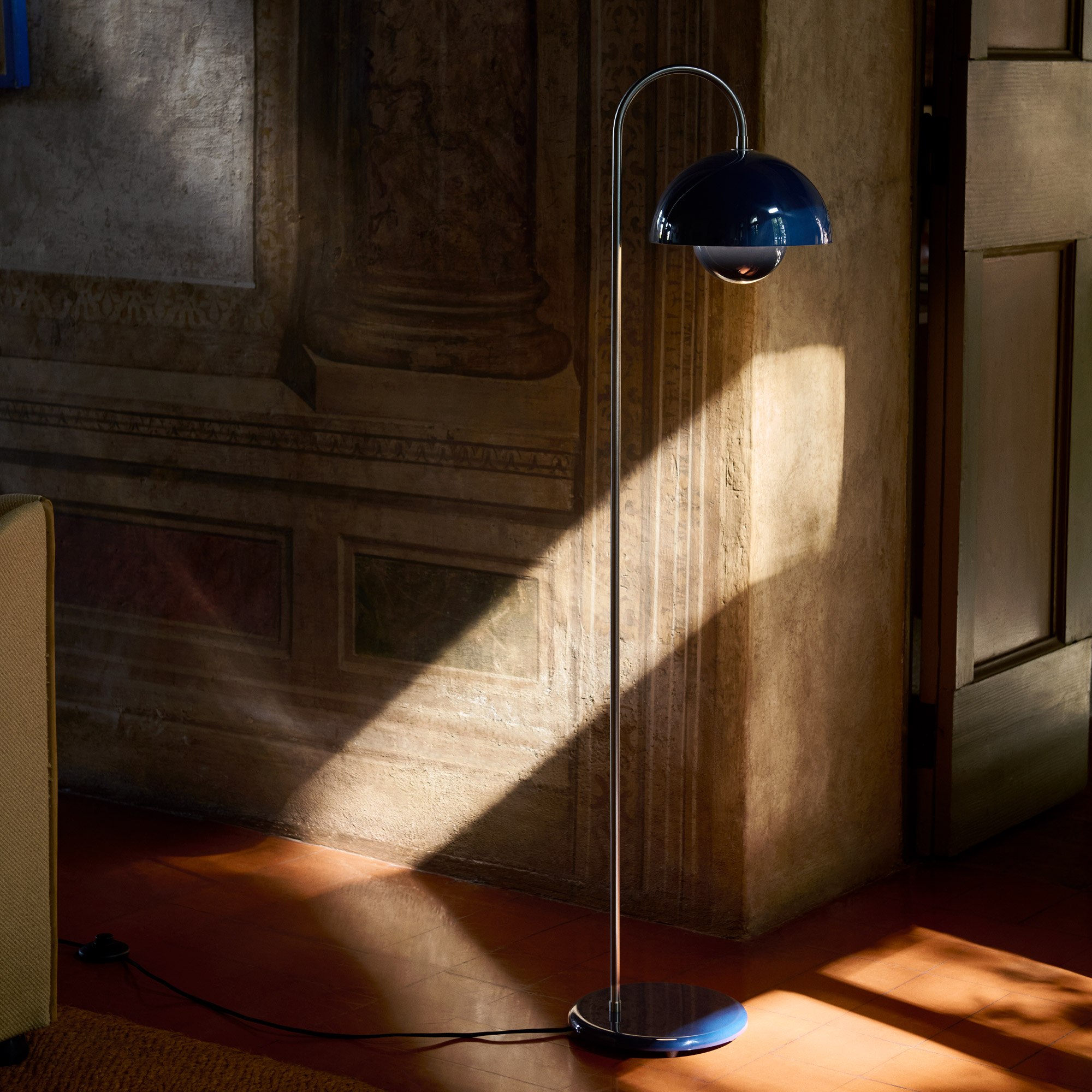 Flowerpot VP12 Stehleuchte