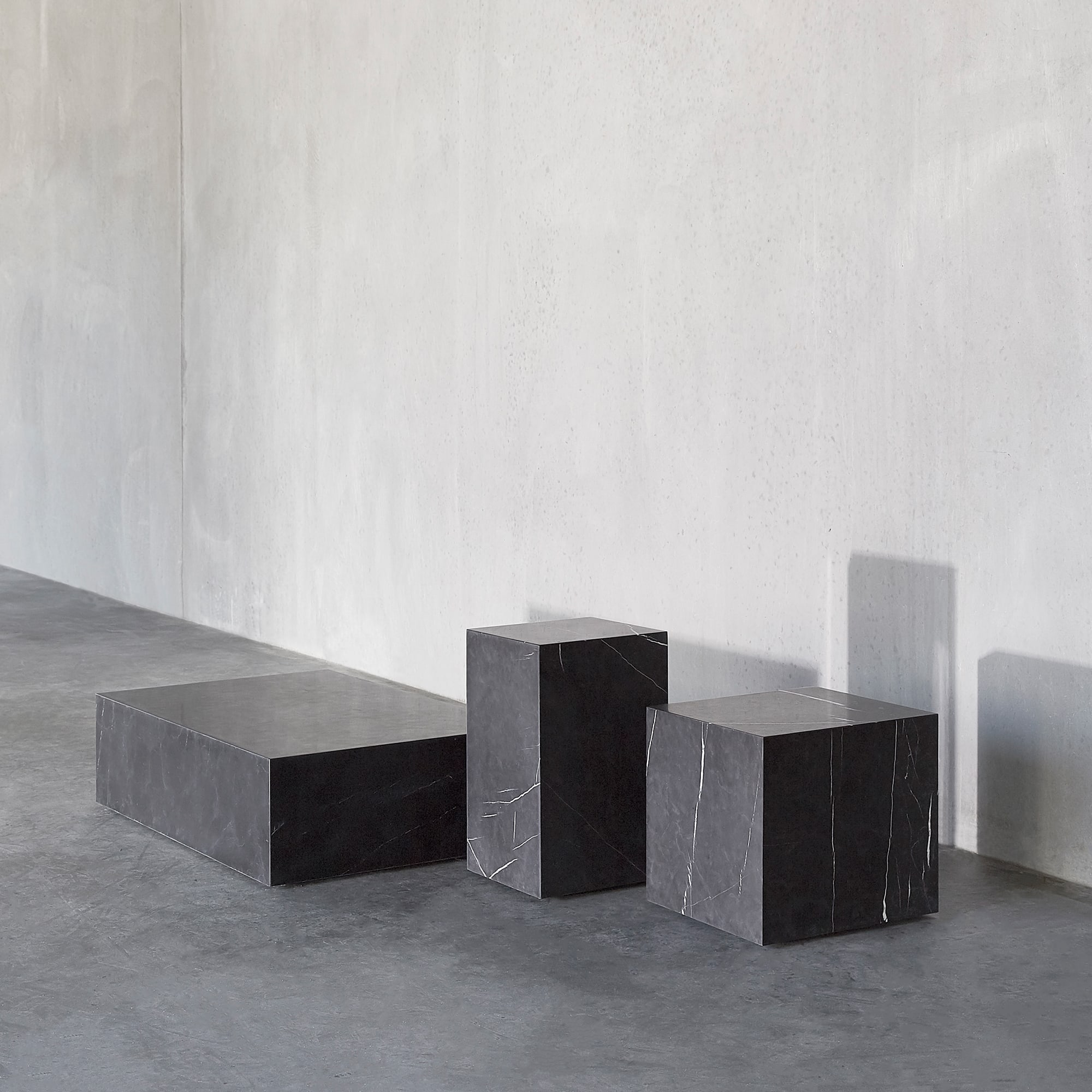 Plinth Beistelltisch