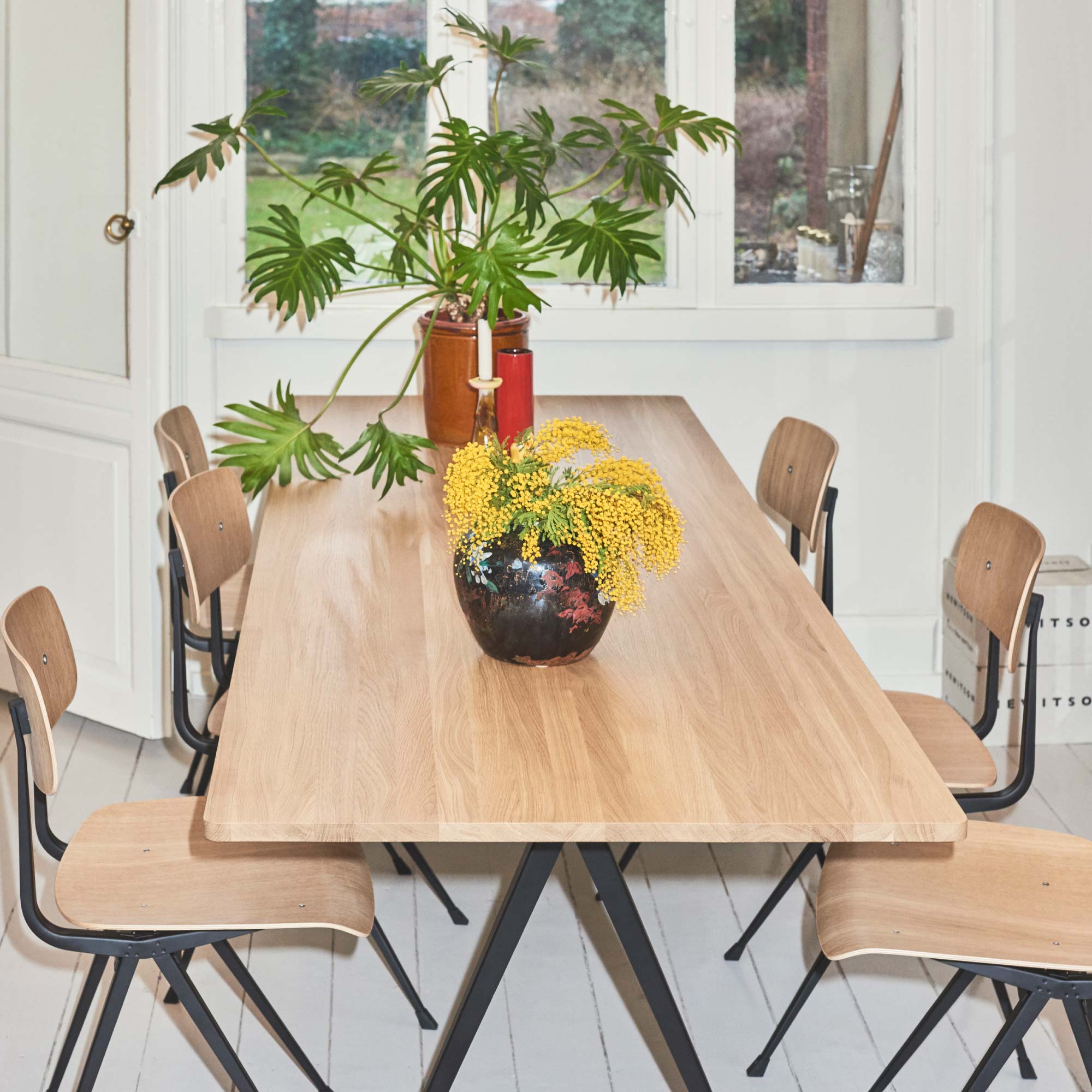 Pyramid 02 Table Tisch
