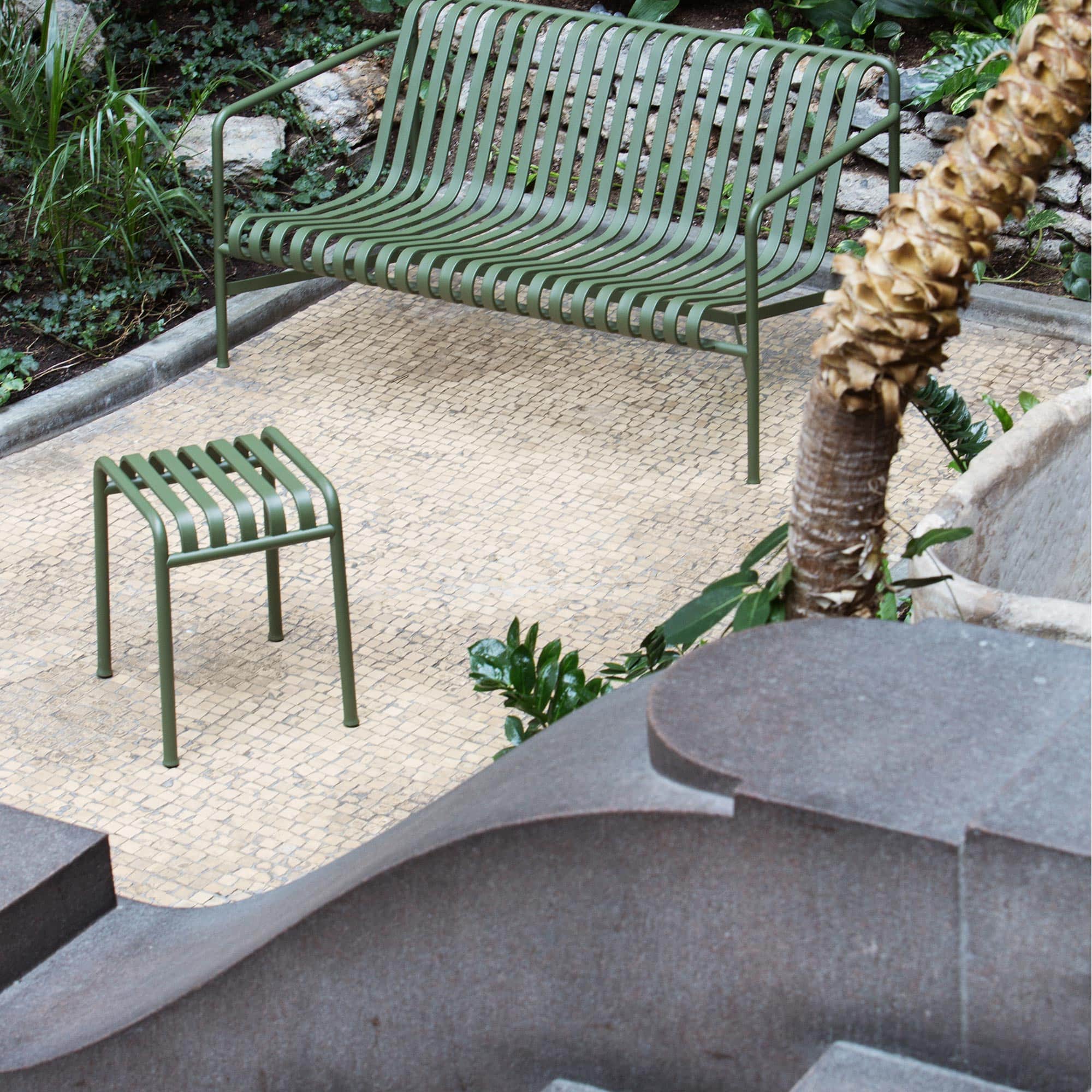 Palissade Stool Hocker