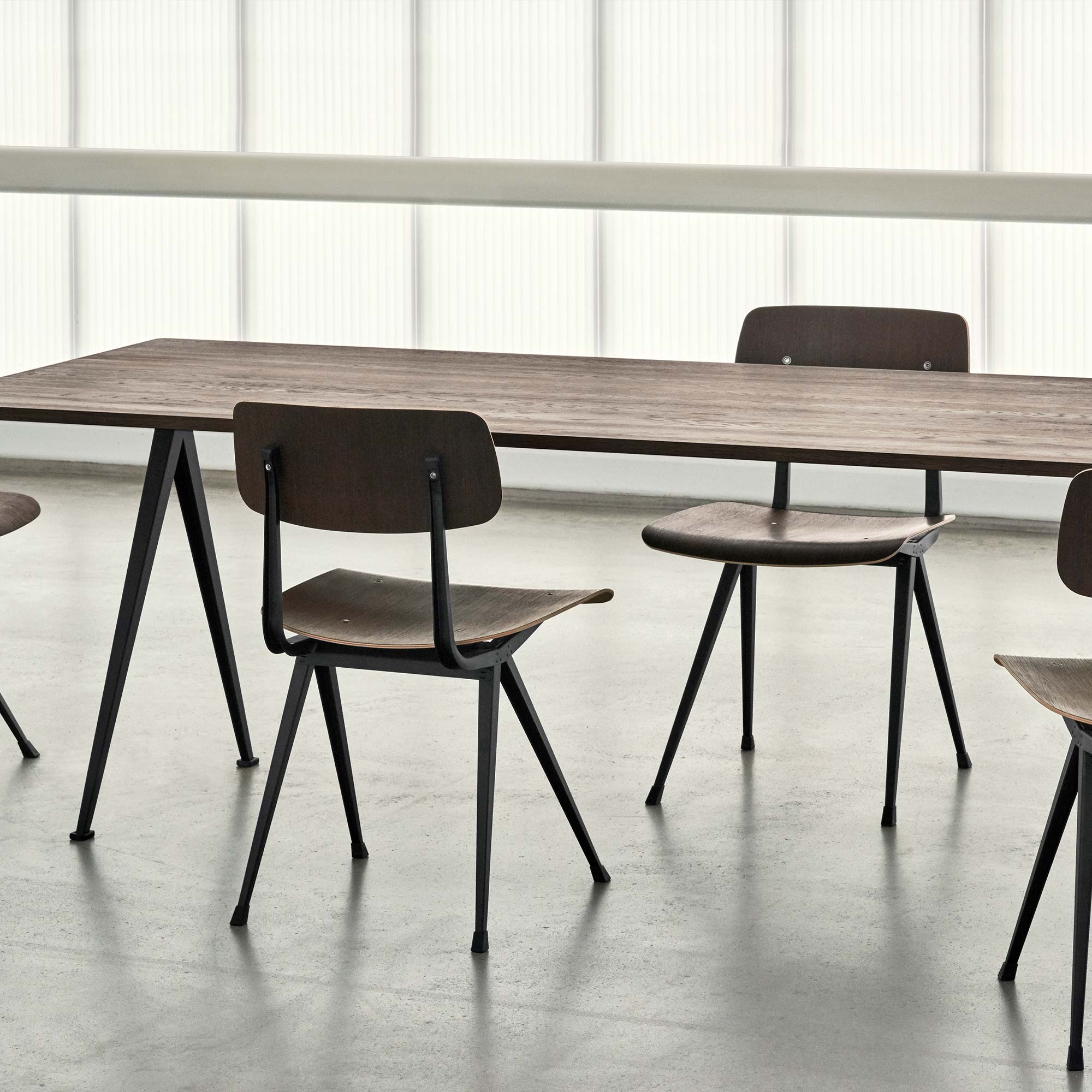 Pyramid 02 Table Tisch