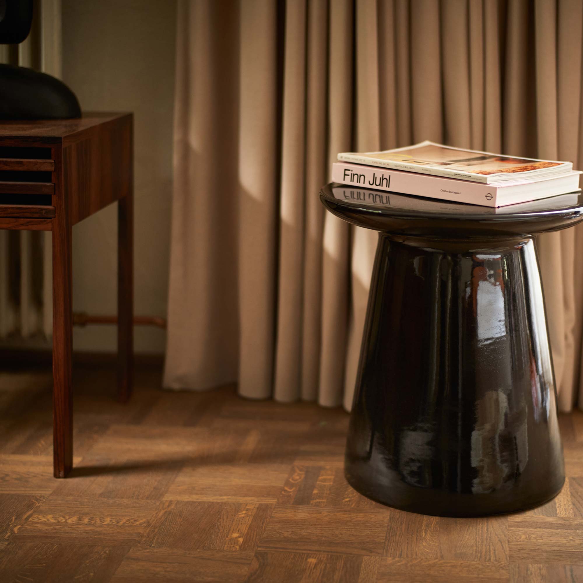 Earthenware Side Table Medium Beistelltisch