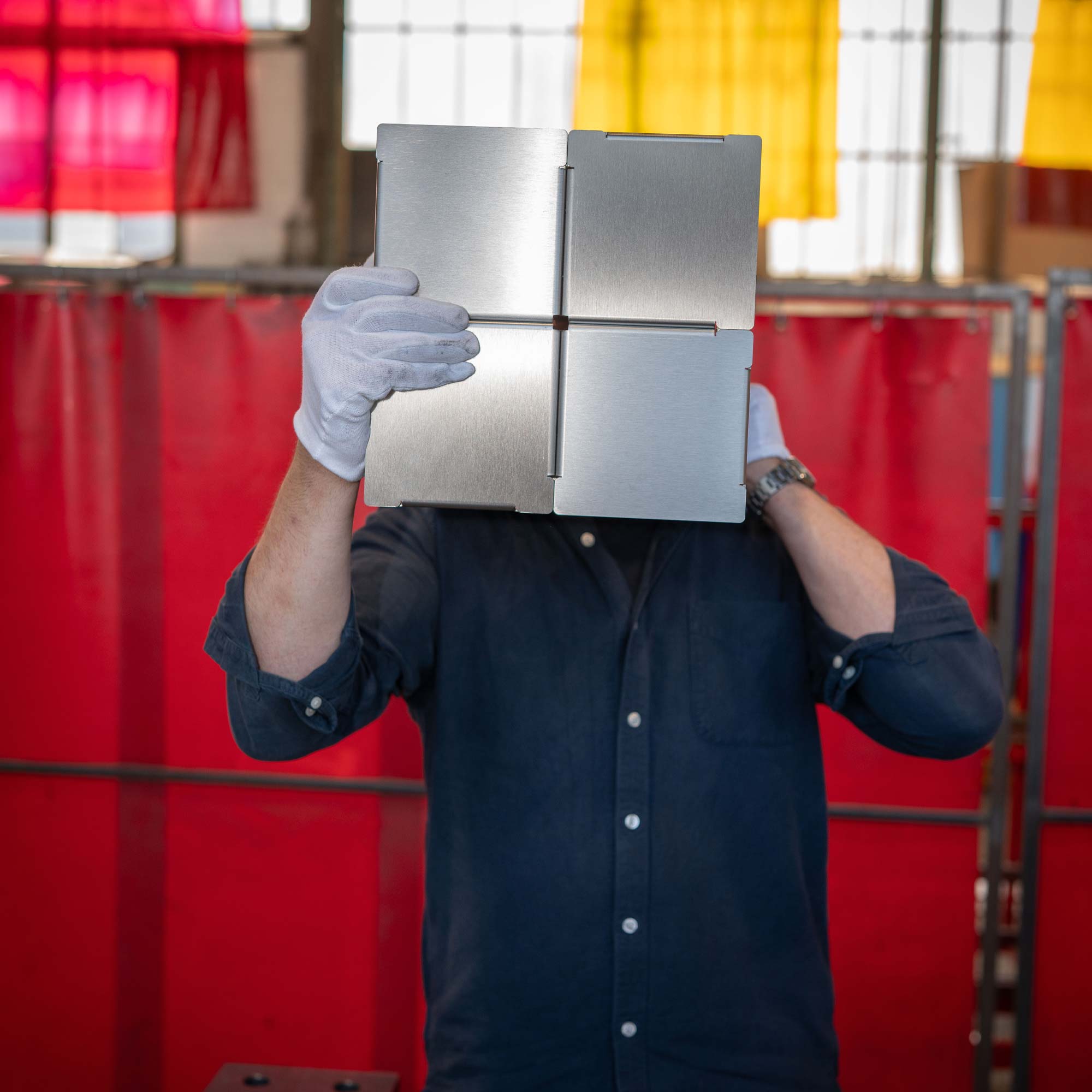 BACKENZAHN™ STEEL Beistelltisch