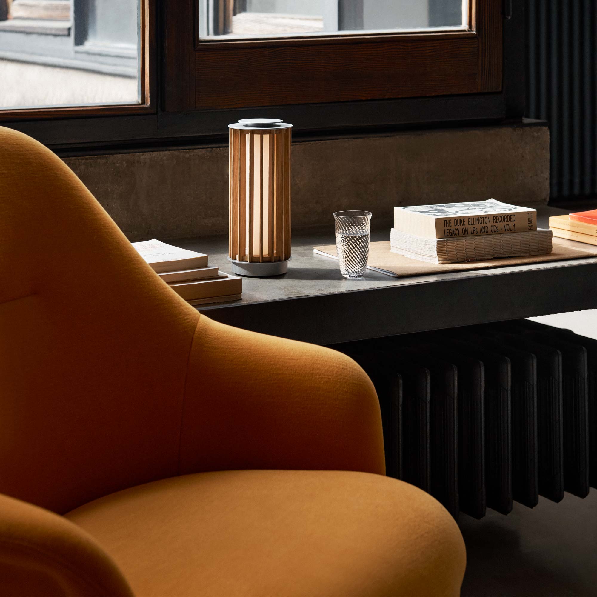 Rely HW139 Lounge Chair