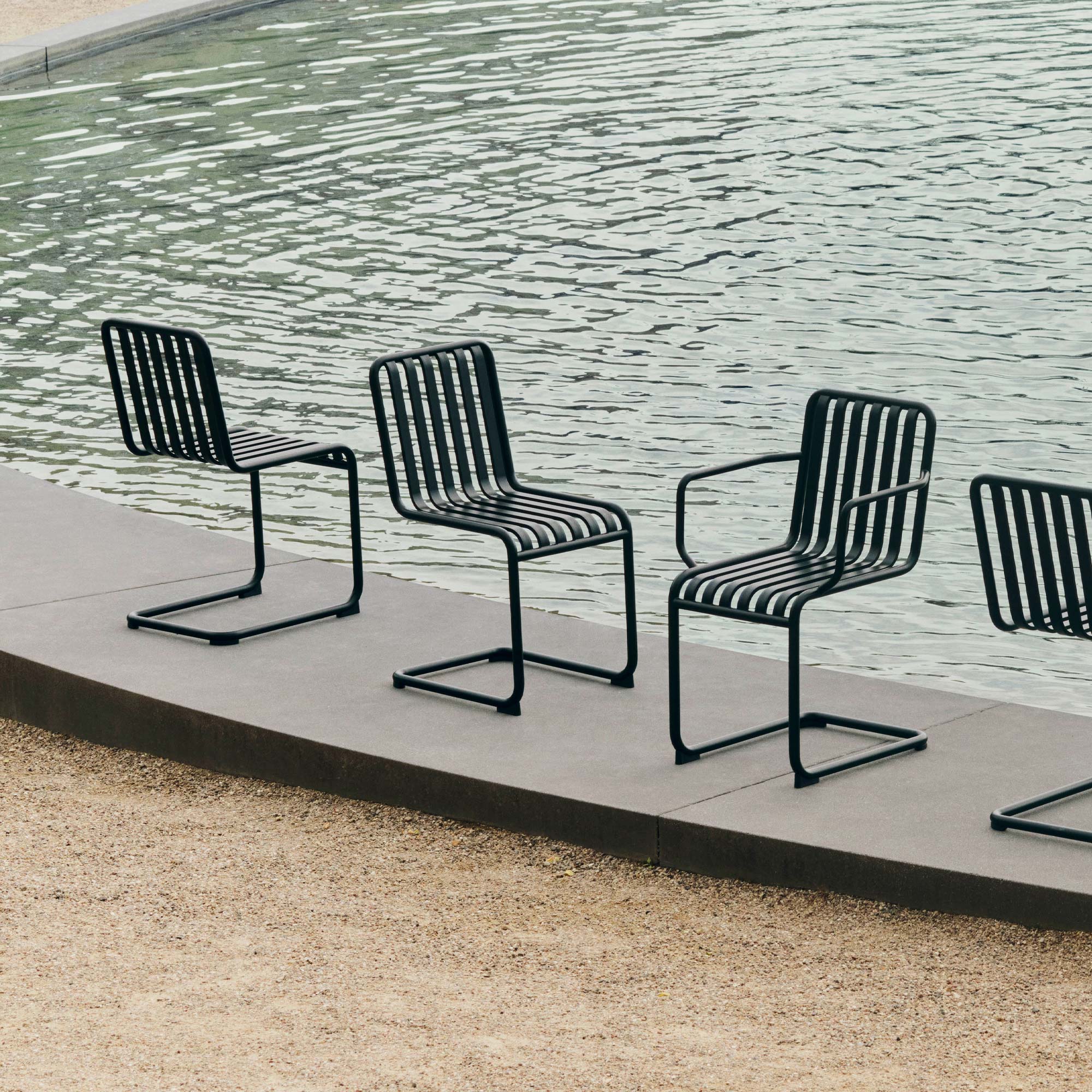 Palissade Cantilever Chair Stuhl