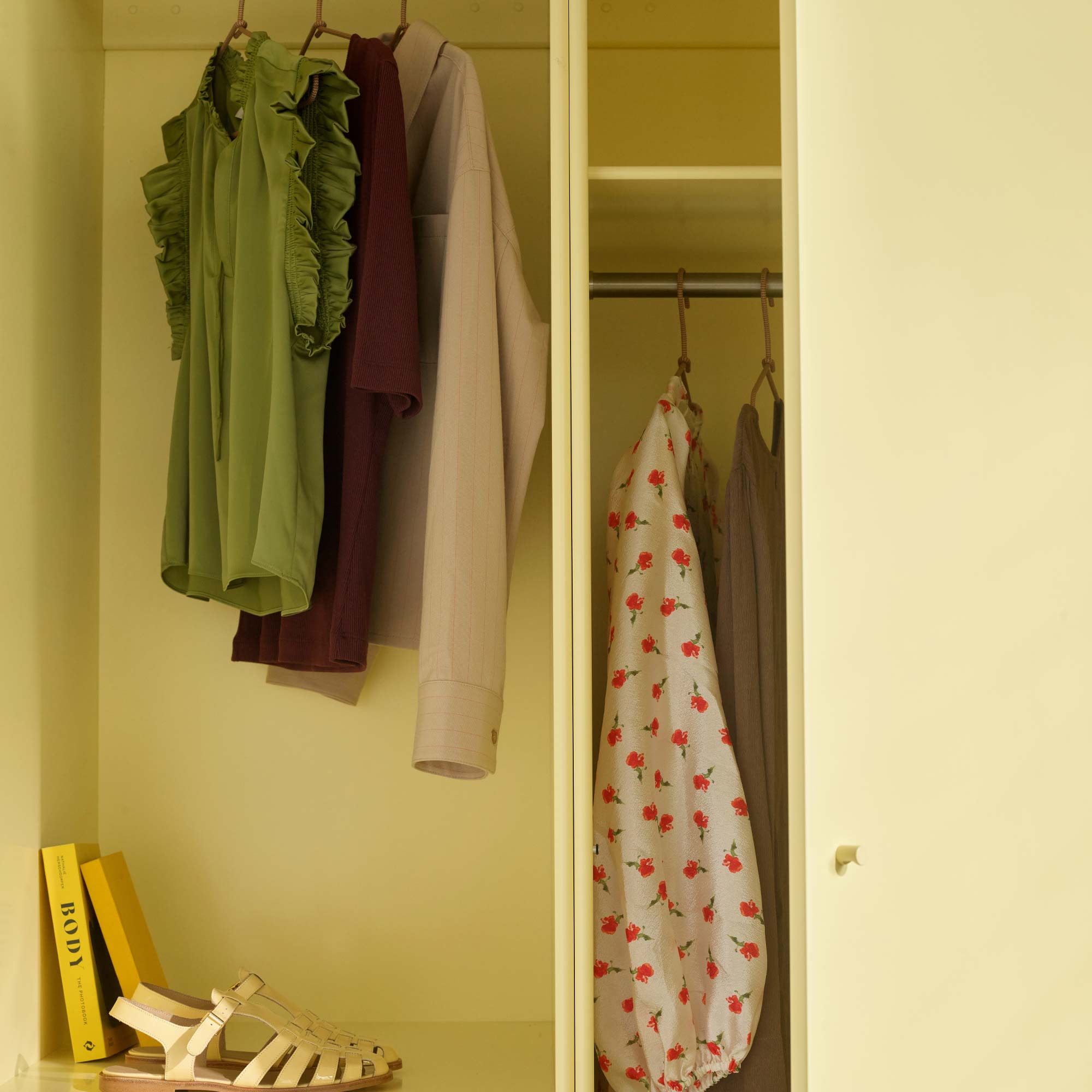 ATTIRE III Wardrobe Schrank