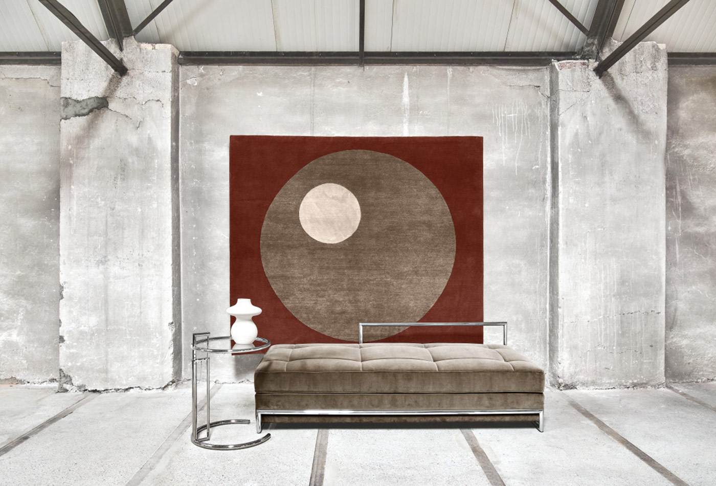 ClassiCon-adjustable-table-e1027-la-lune-rug-day-bed-credit-nymphenburg-residence-photo-hassos