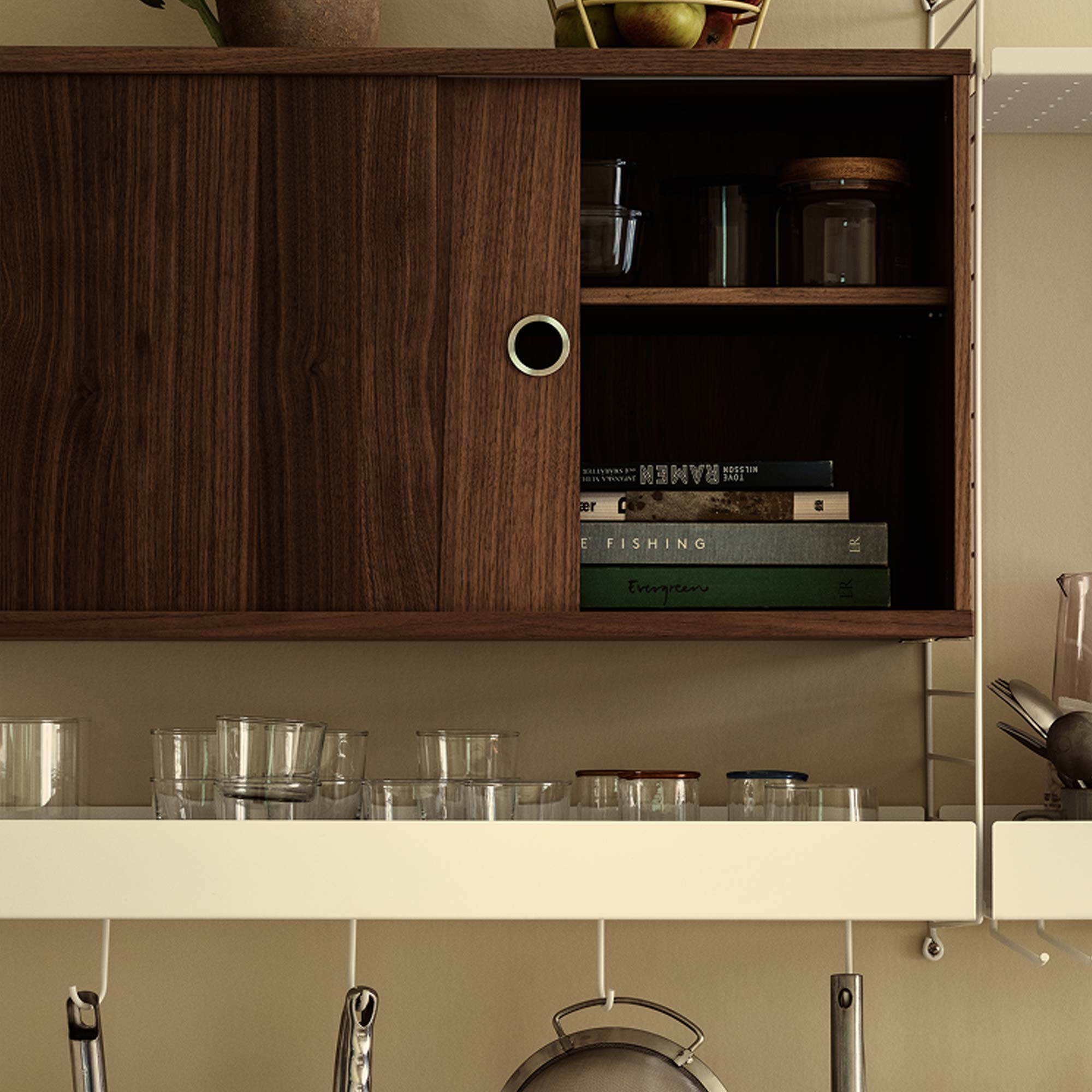 Schrankelement mit Schiebetüren