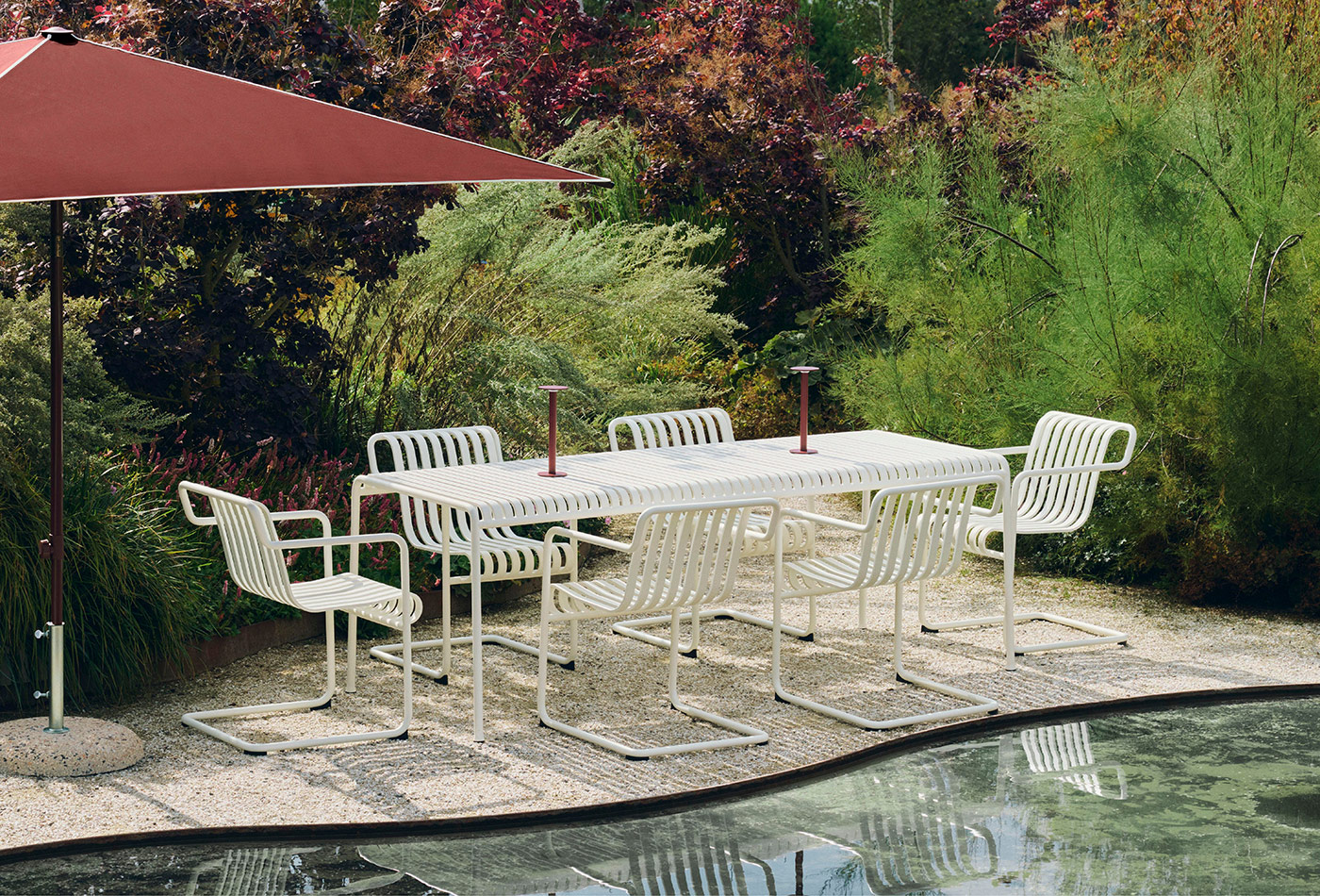 Terrazza-Parasol-Square-off-white-and-burgundy_Palissade-Cantilever-Dining-Armchair_Palissade-Table