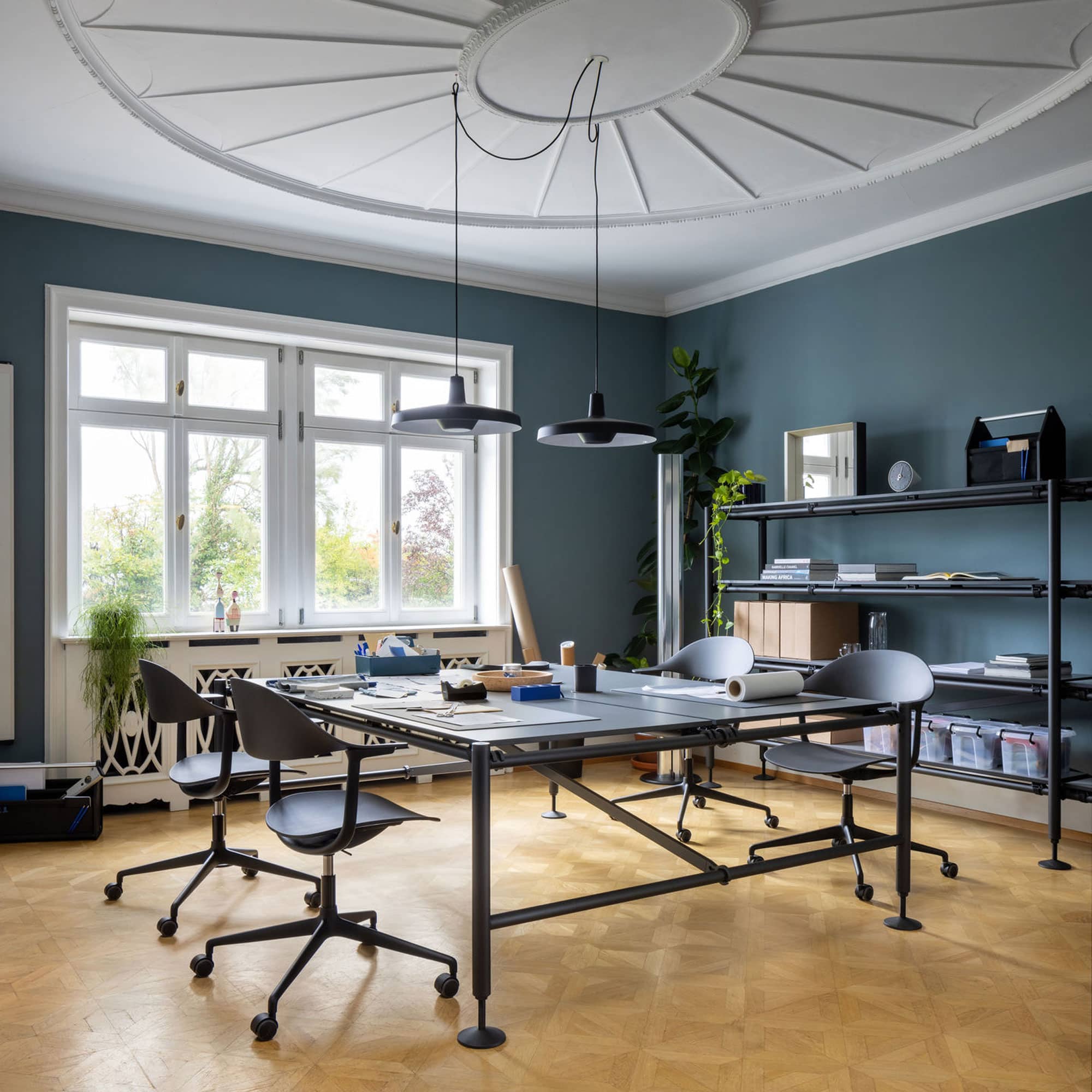 Mynt Kunststoff Bürostuhl Viersternuntergestell mit Rollen