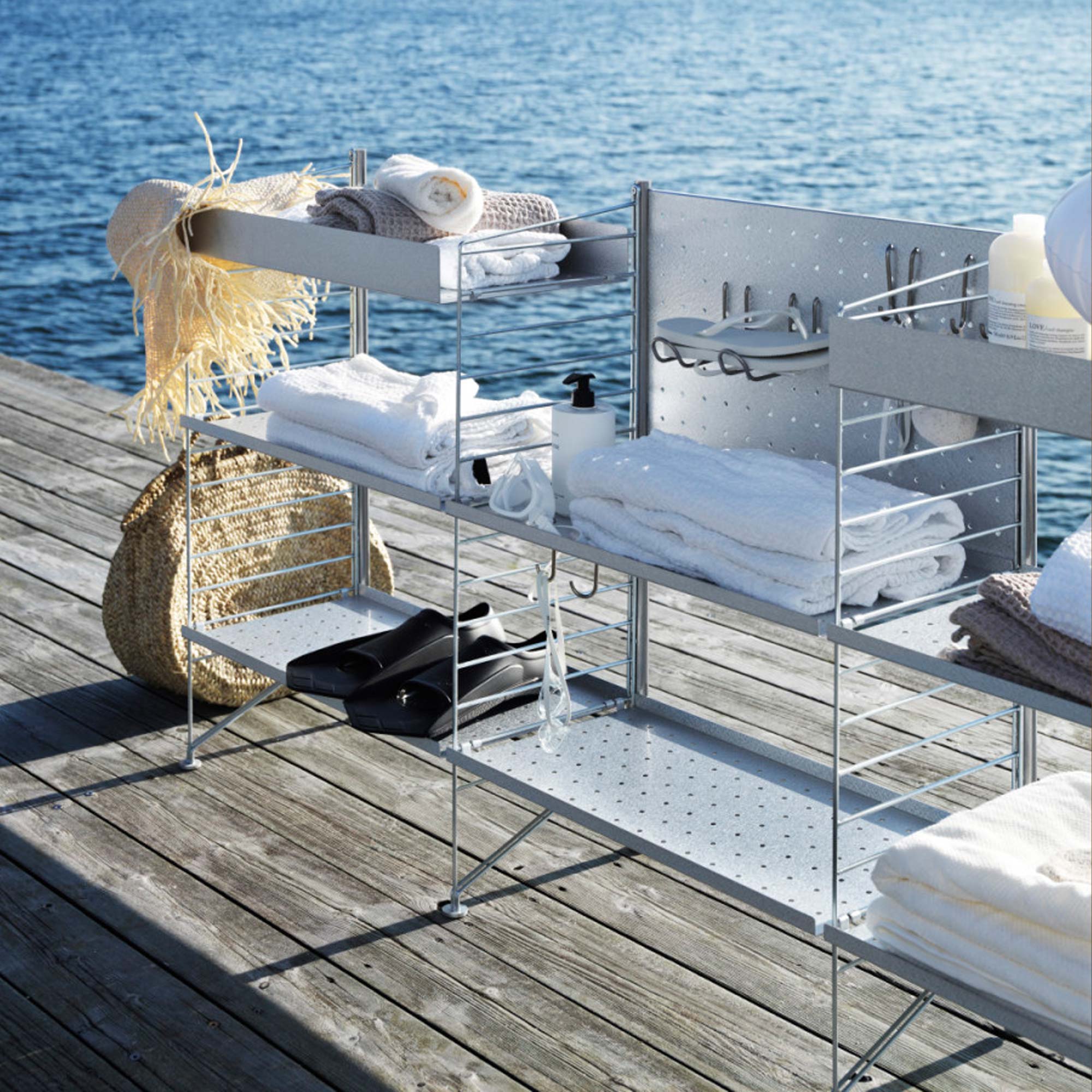 Regalboden aus Metall mit niedriger Kante