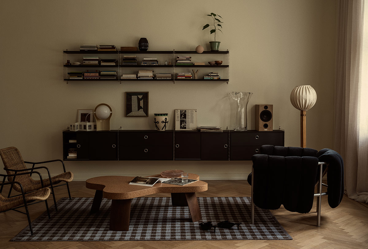 SF_string_blackstained_plex_PU_0063