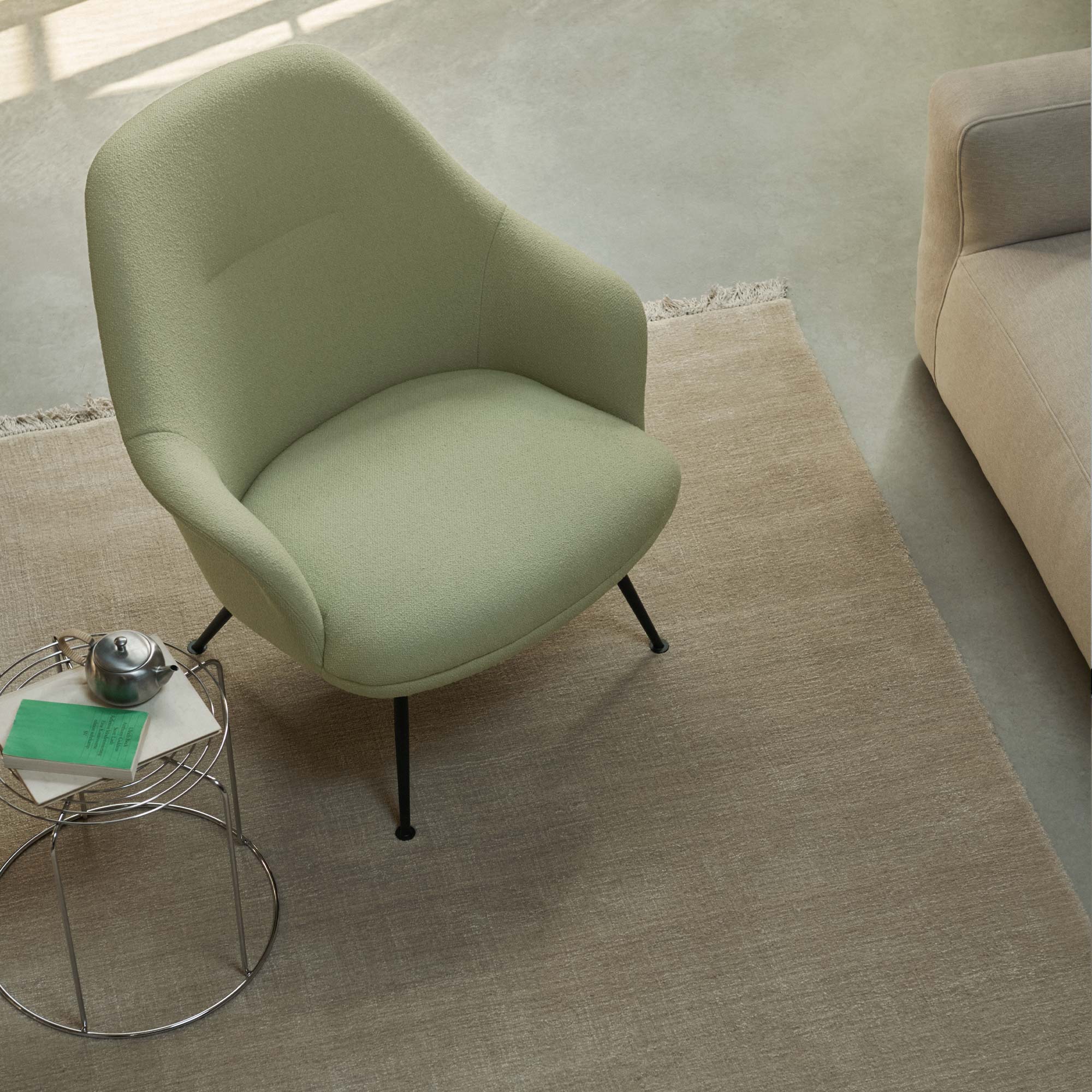Rely HW140 Lounge Chair