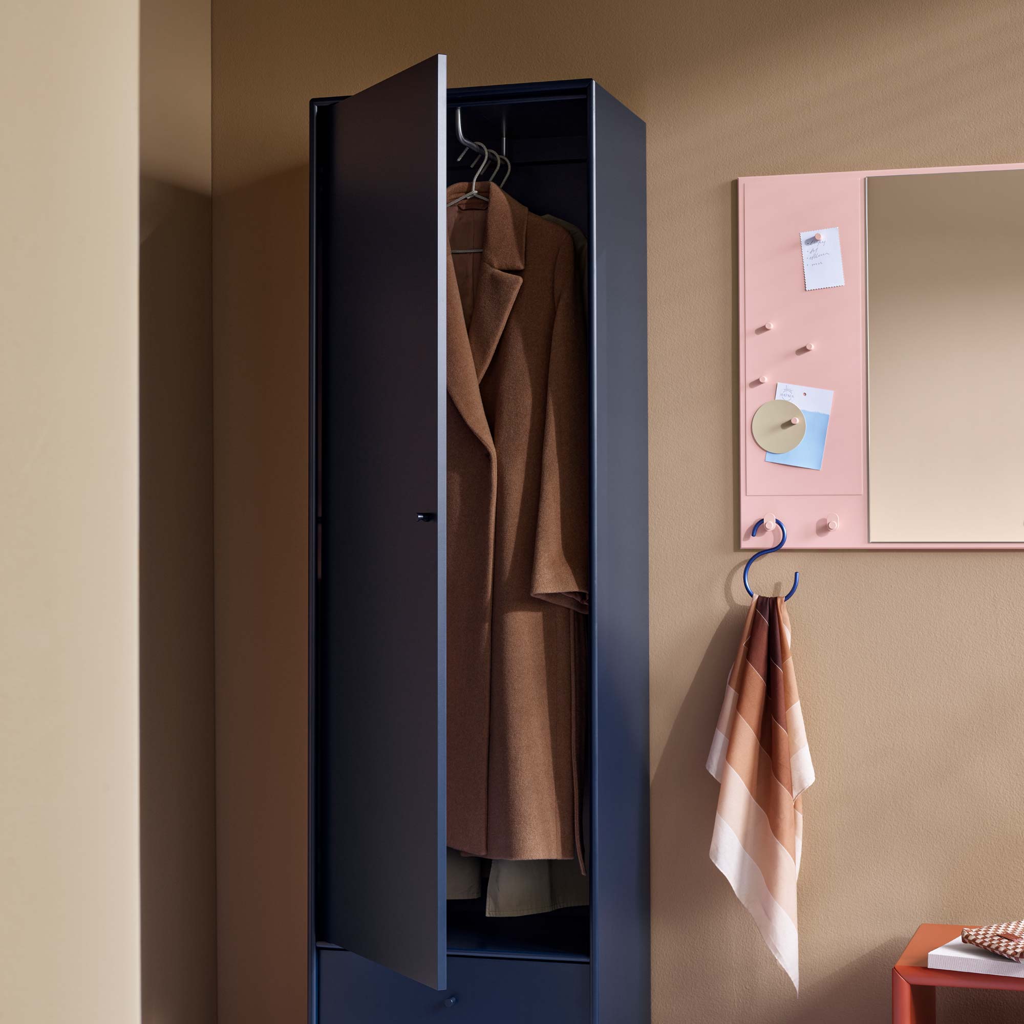 MEMO Wardrobe Spiegel mit Kleiderhacken