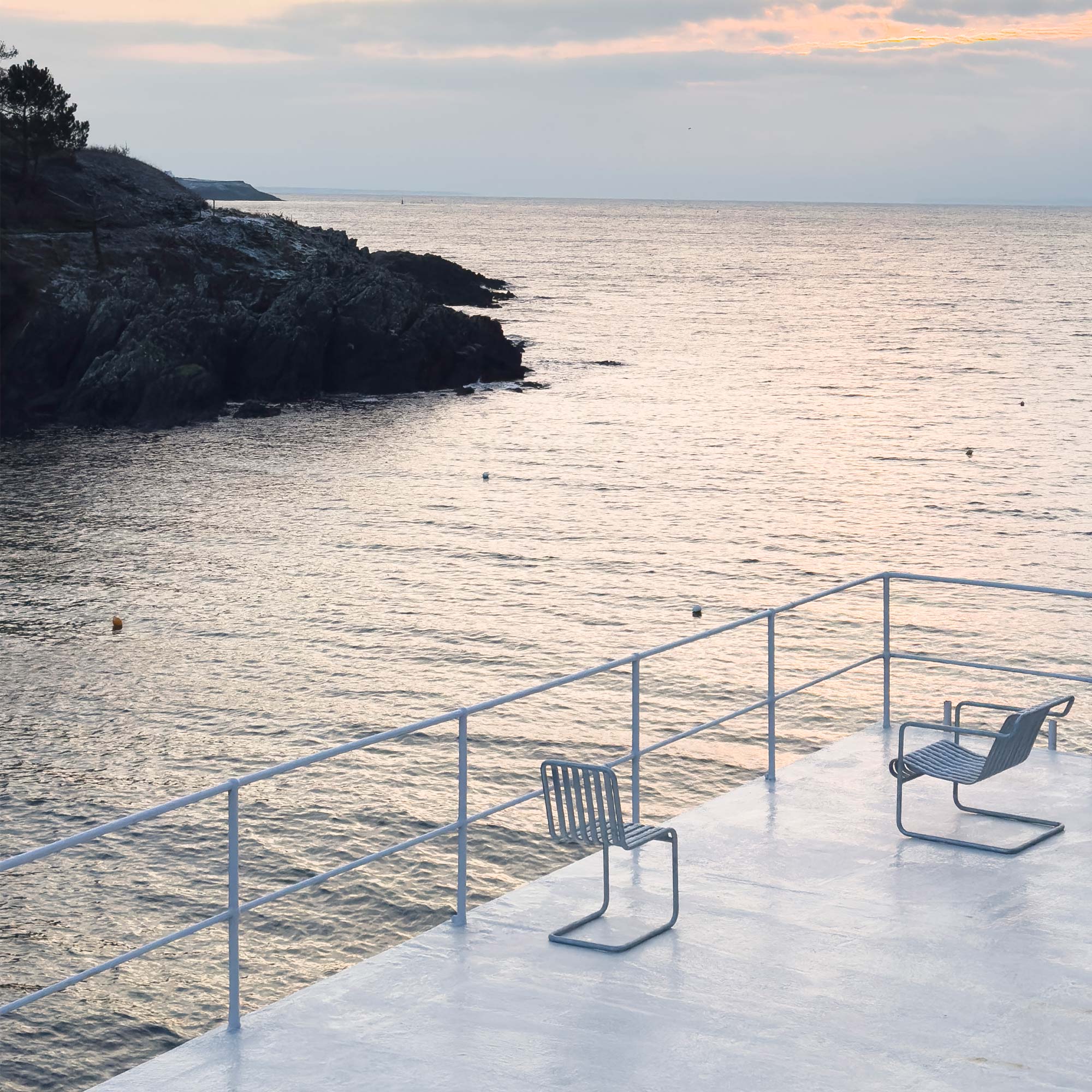 Palissade Cantilever Chair Stuhl