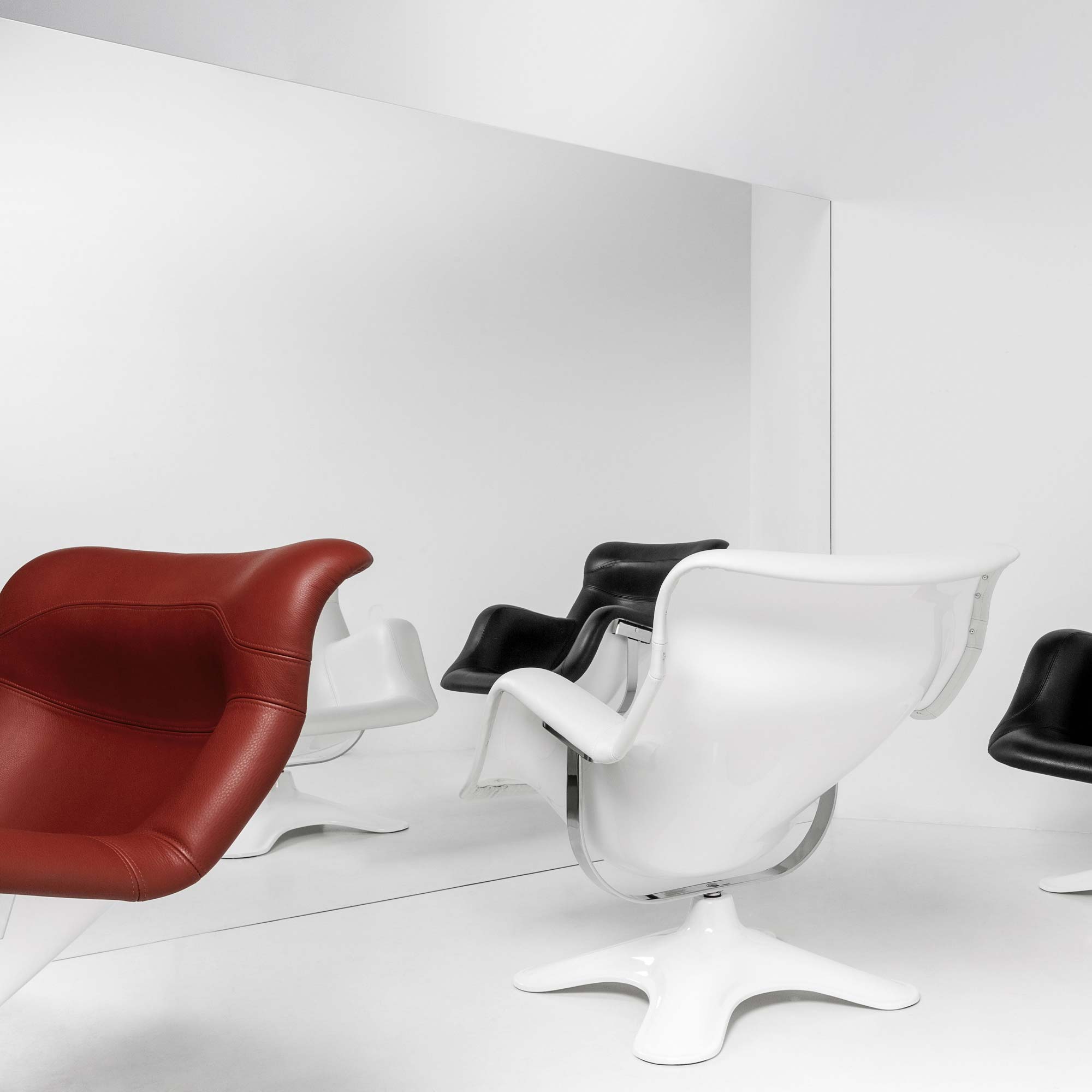 Karuselli Lounge Chair & Ottoman