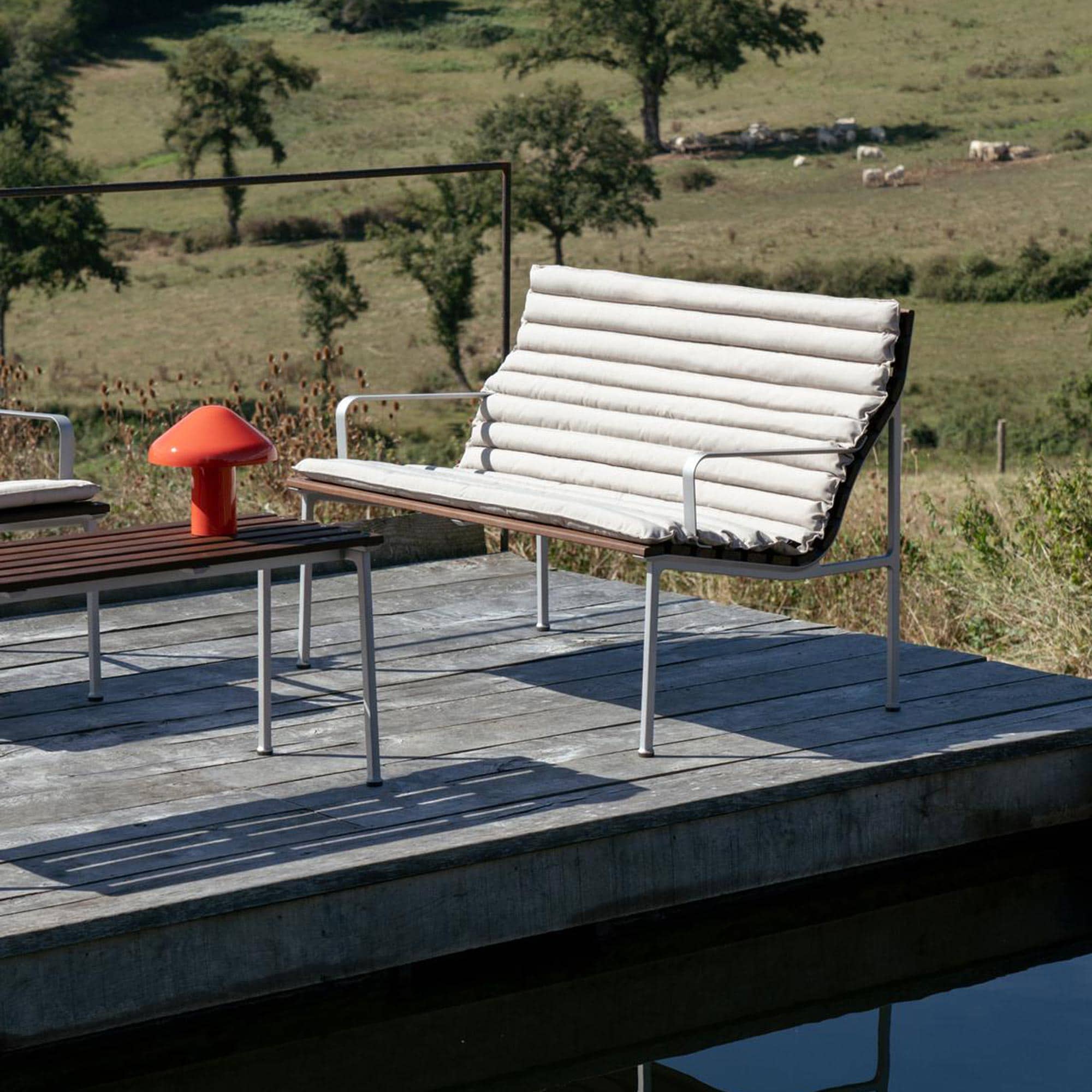 Traverse Lounge Bench & mit Armlehnen Quilted Auflage