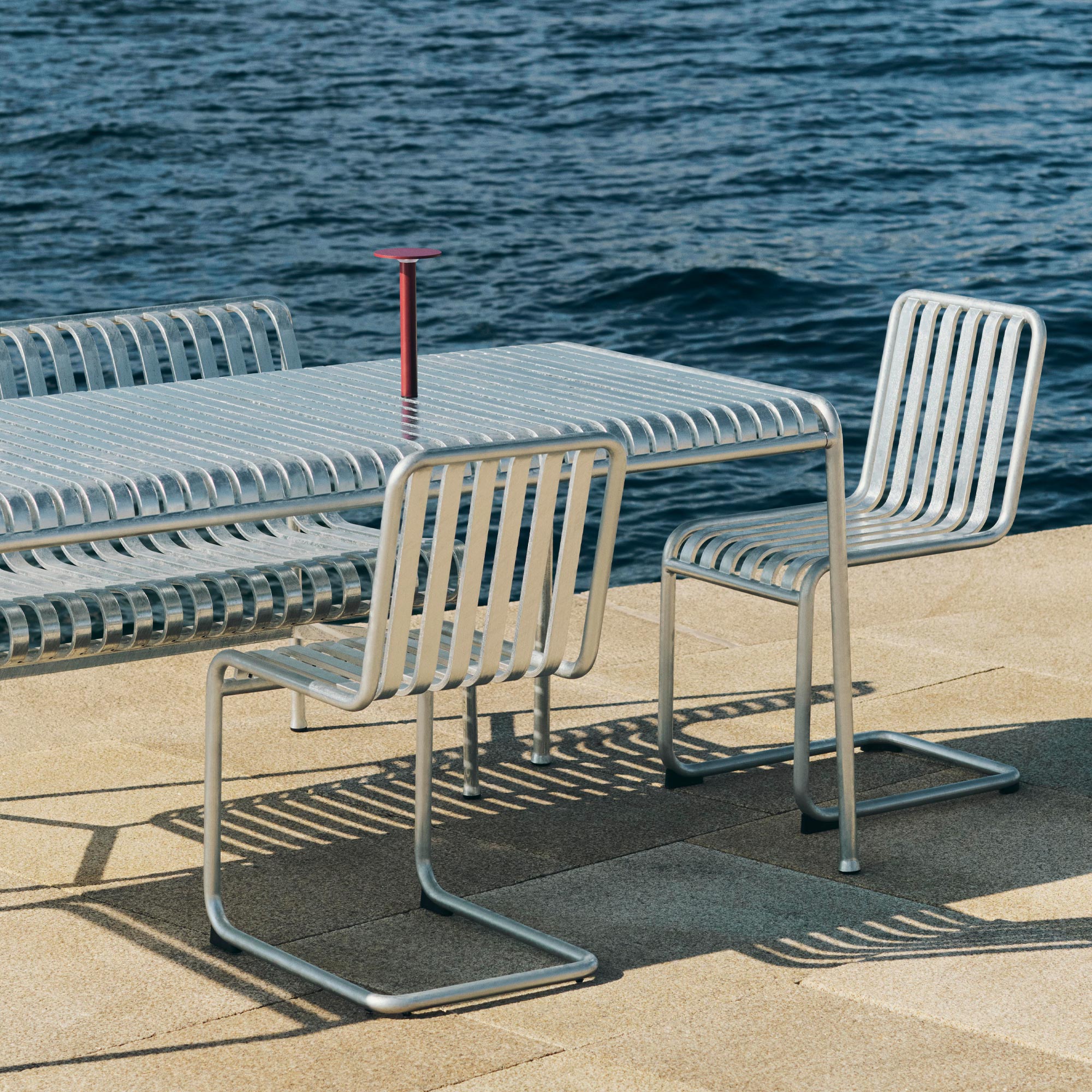 Palissade Cantilever Chair Stuhl