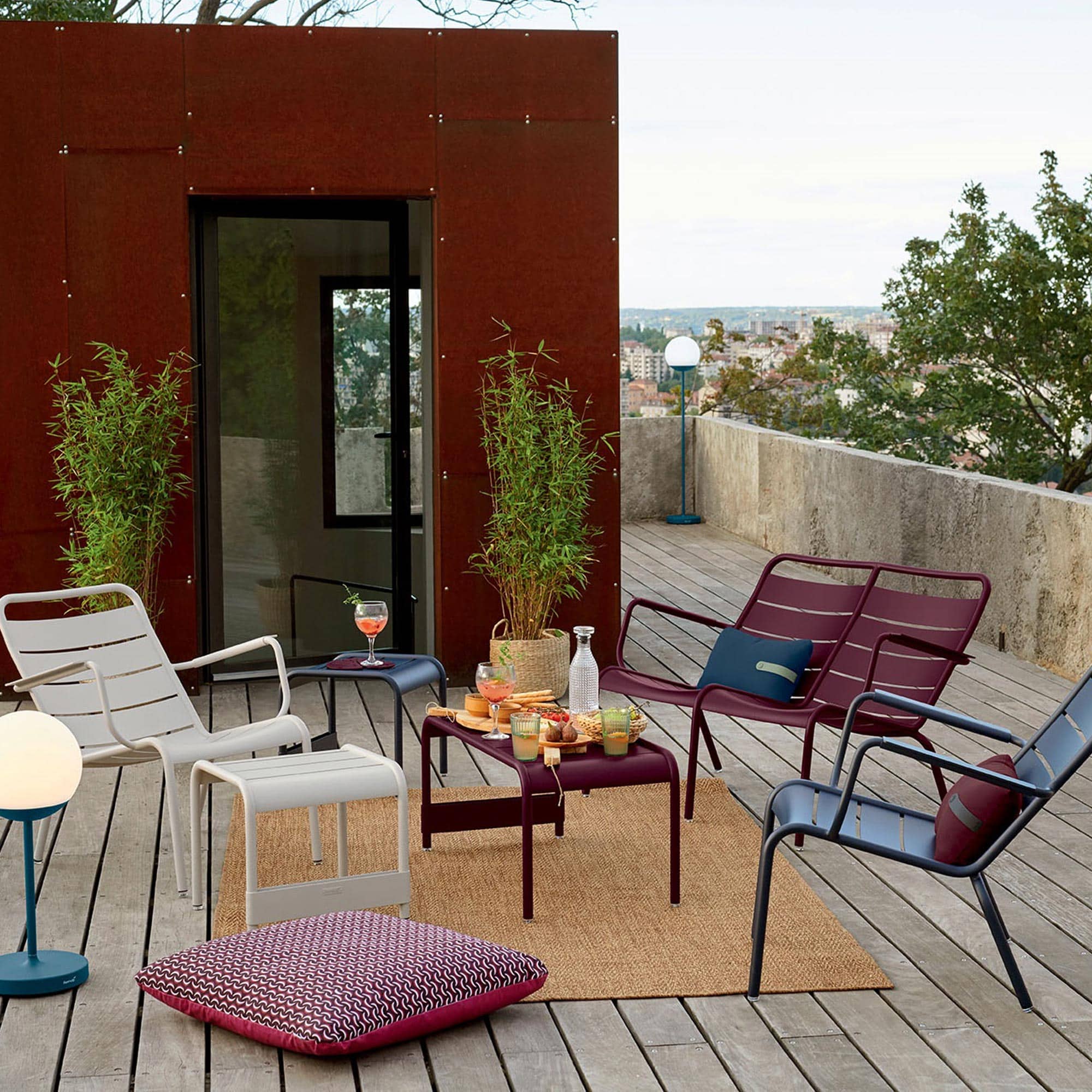 Luxembourg tiefer Sessel mit Armlehnen