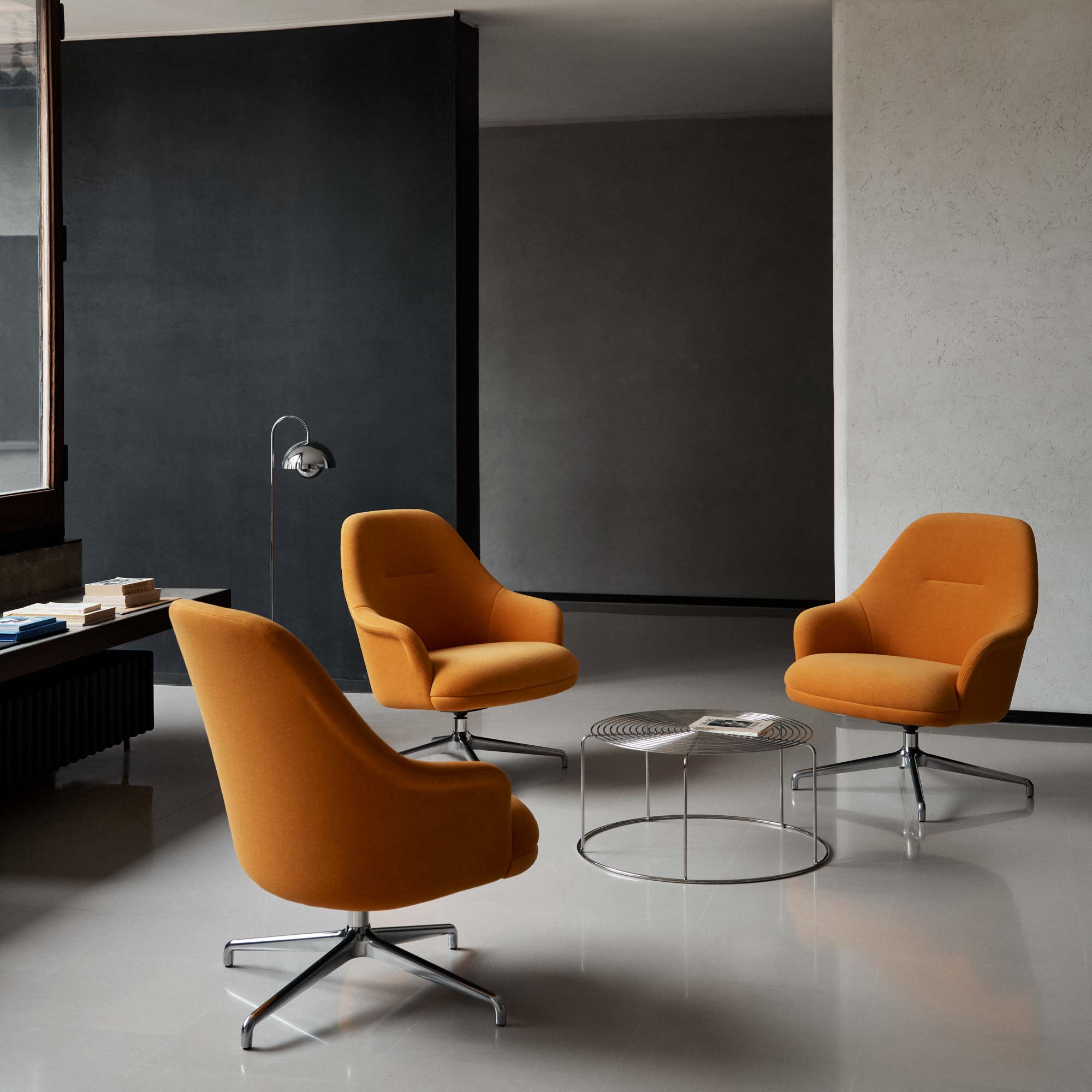 Rely HW139 Lounge Chair