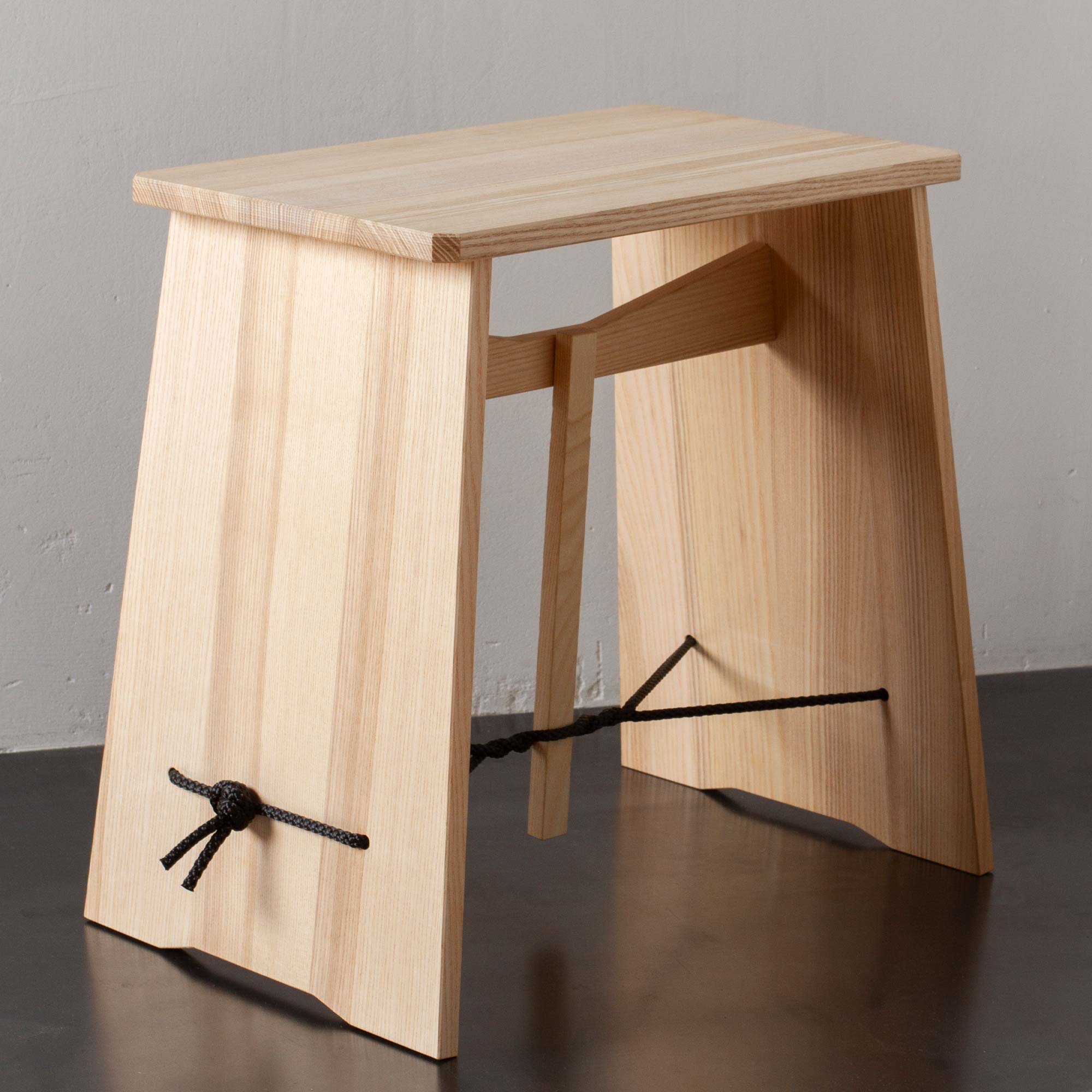 Strammer Max Hocker