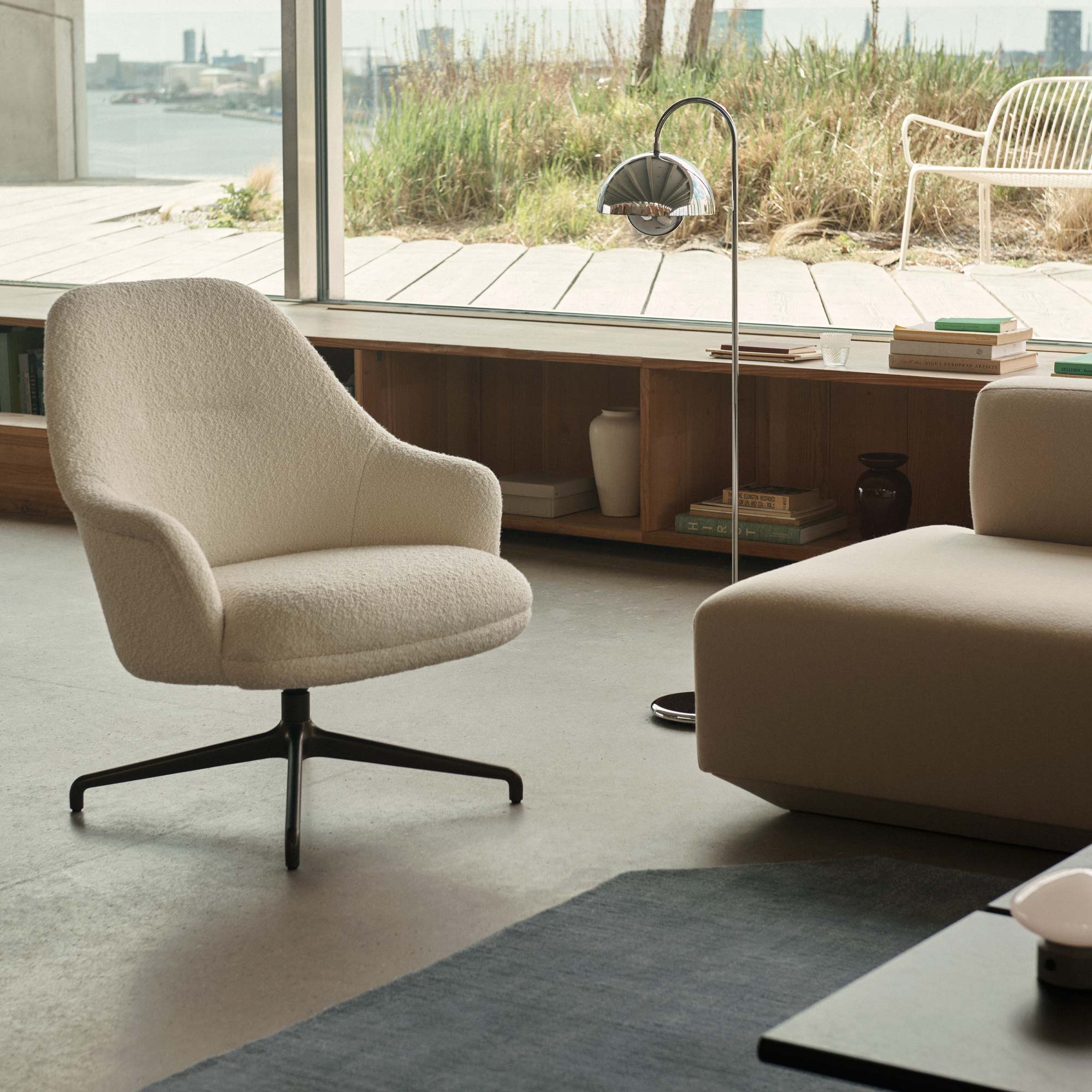 Rely HW139 Lounge Chair