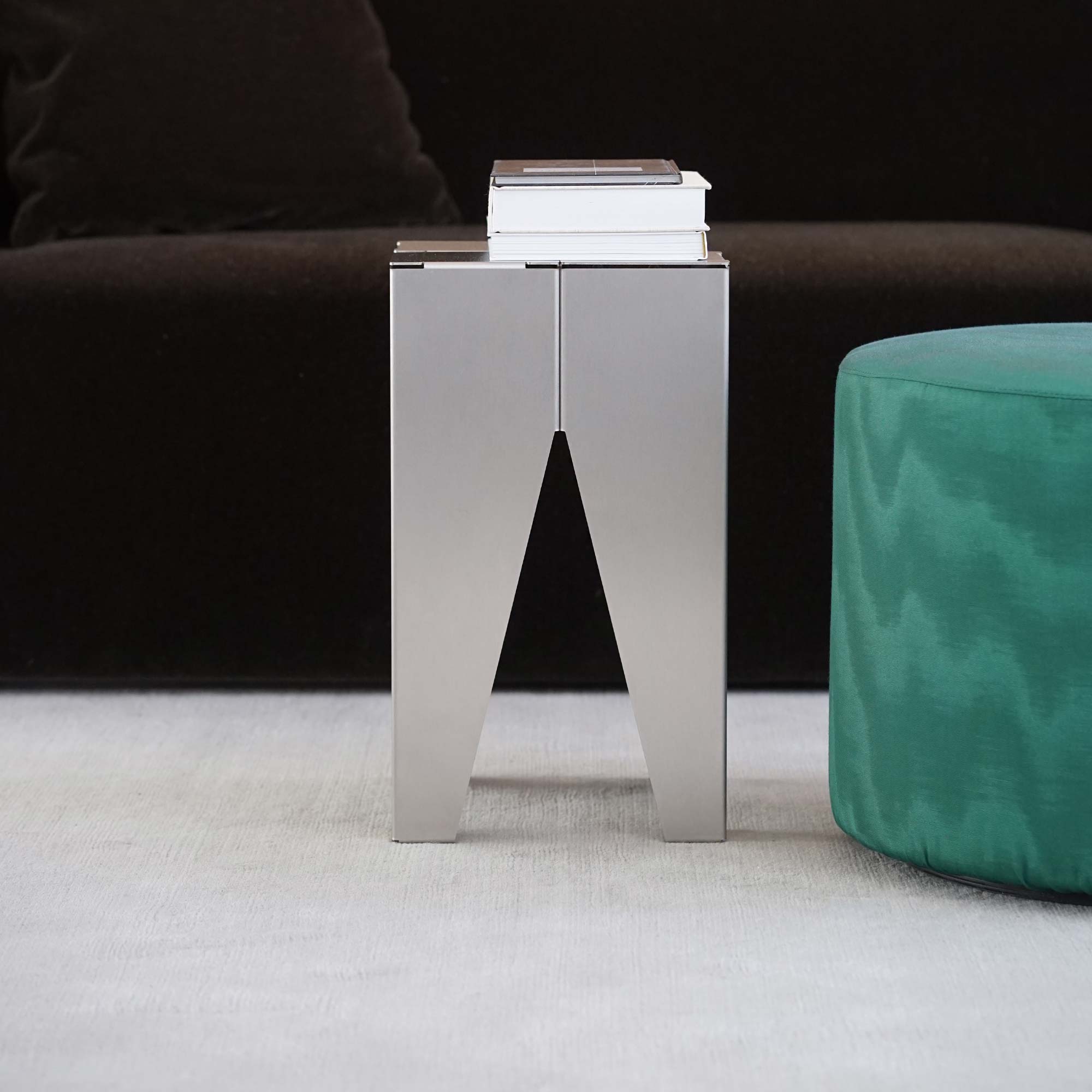 BACKENZAHN™ STEEL Beistelltisch