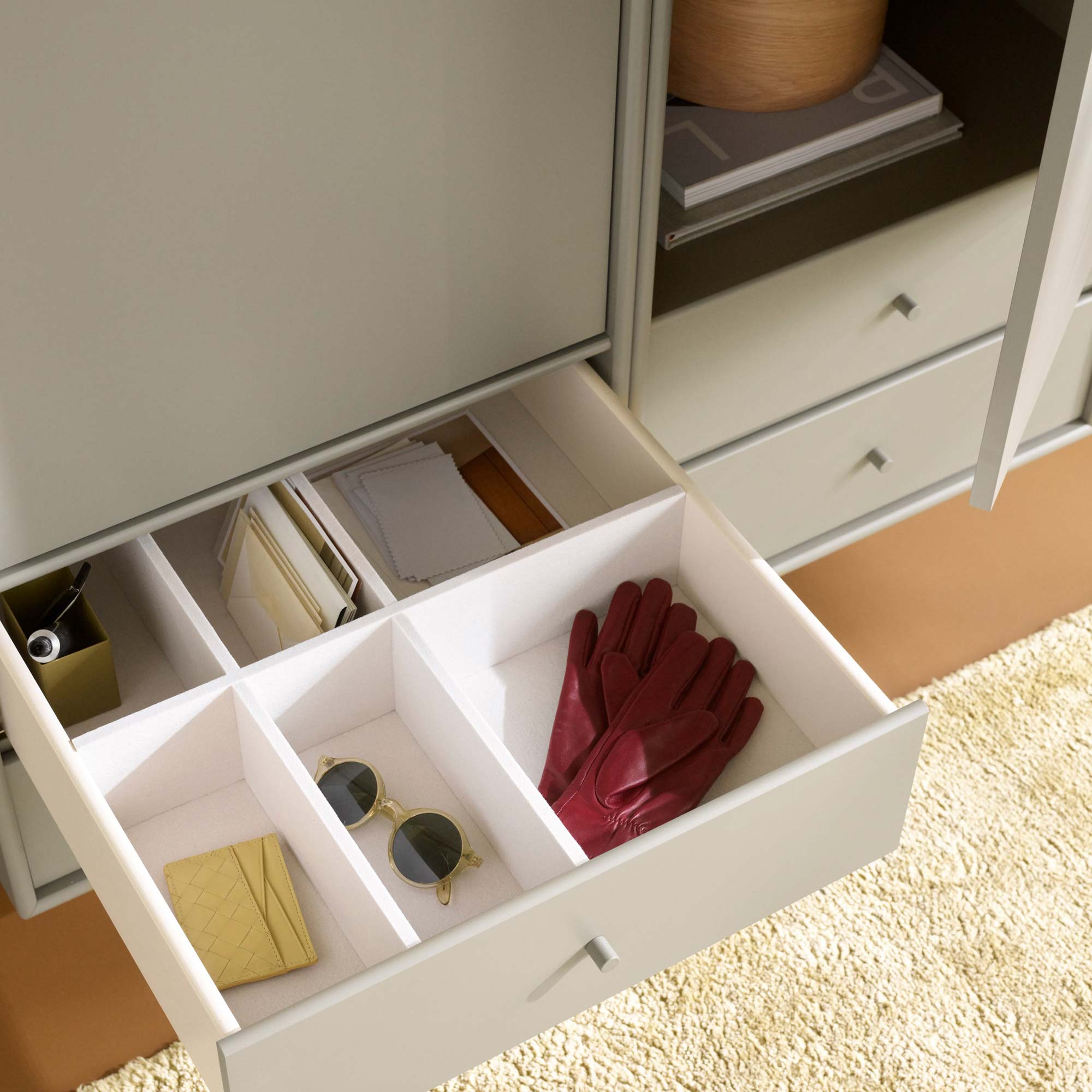 ATTIRE IV Wardrobe Schrank