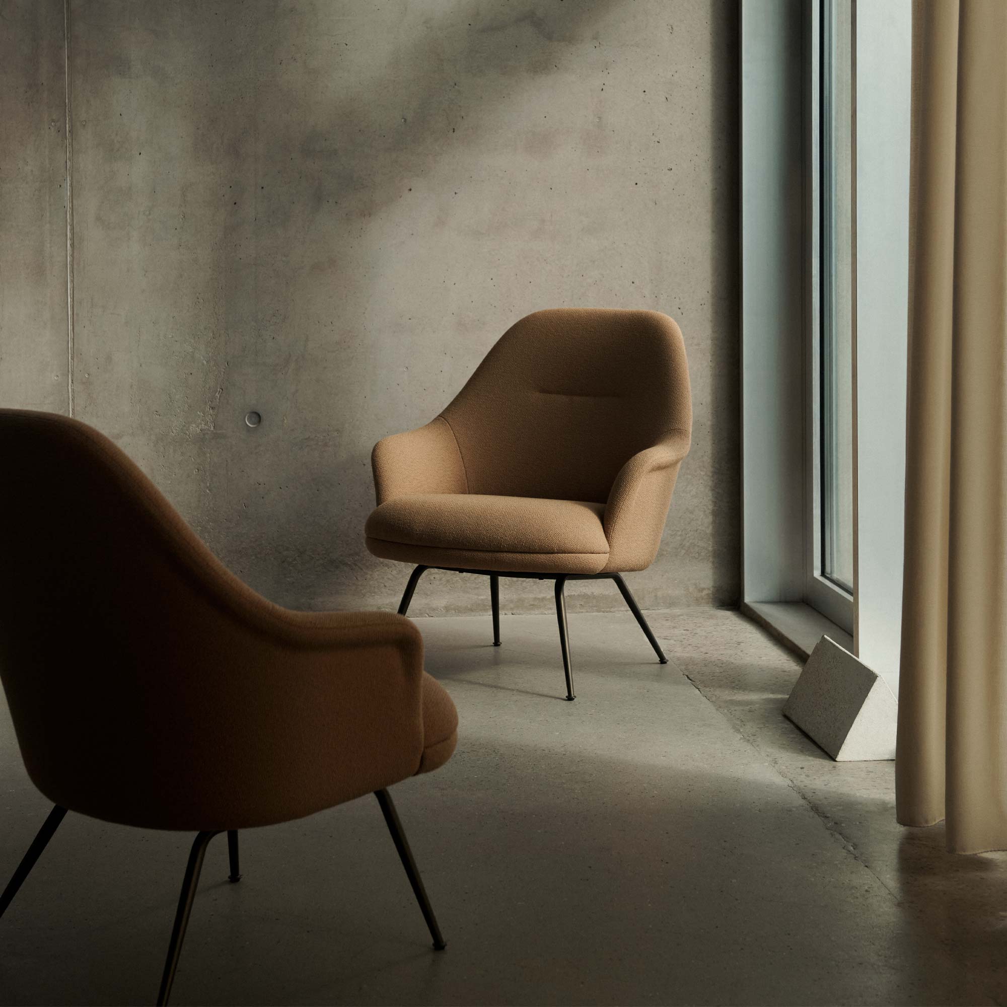 Rely HW140 Lounge Chair