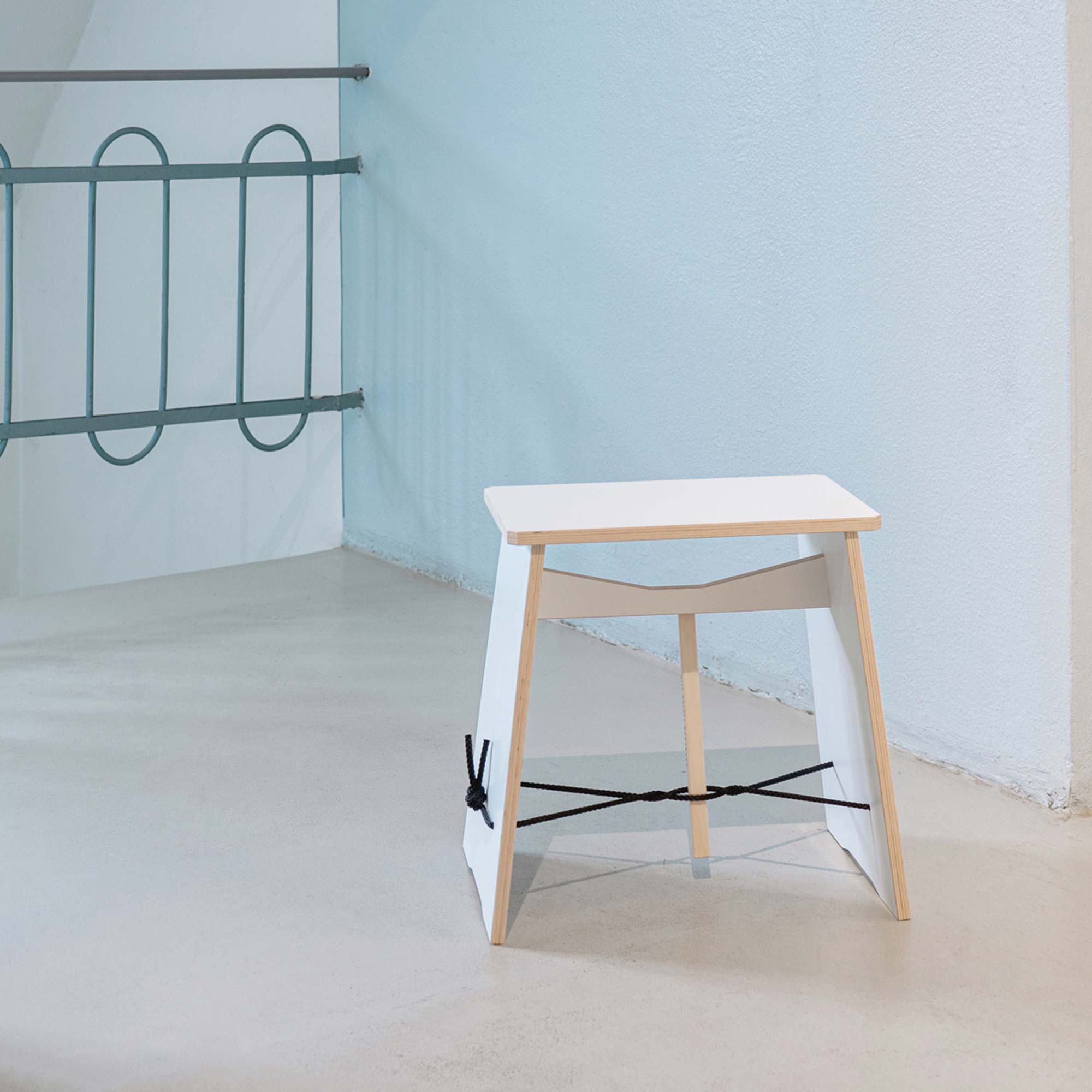 Strammer Max Hocker